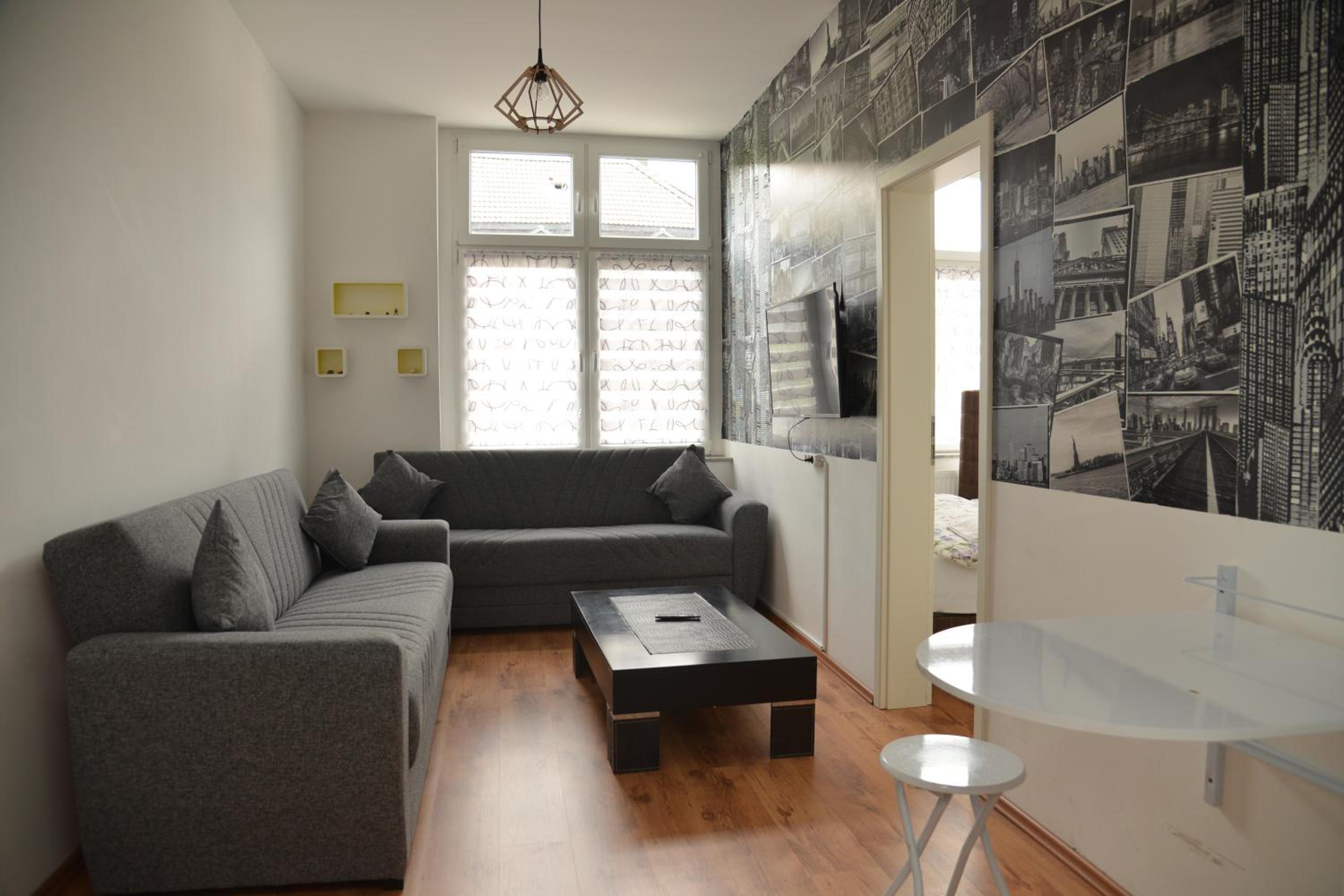 One-Bedroom Apartment - Photo 1
