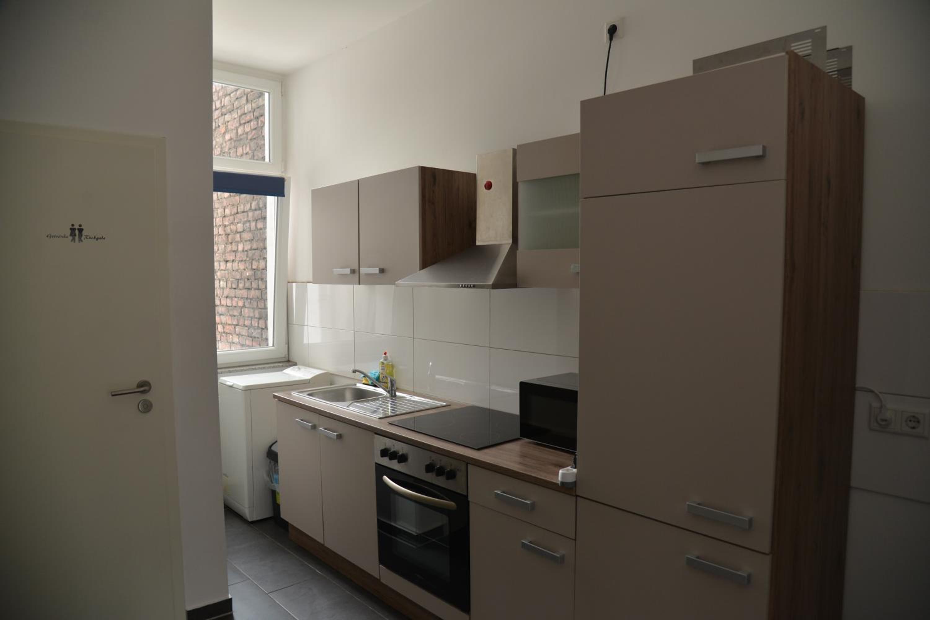 One-Bedroom Apartment - Photo 2