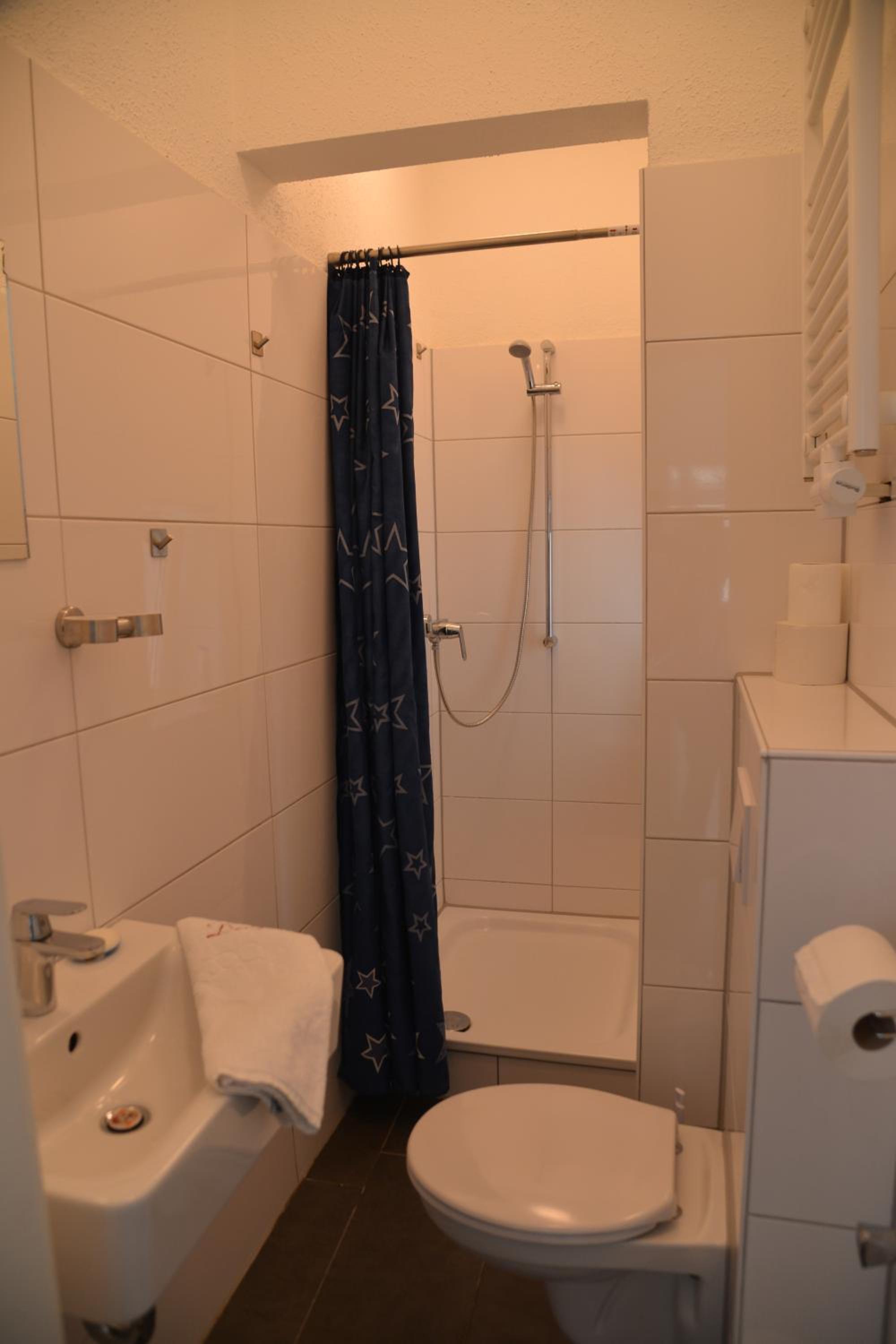 One-Bedroom Apartment - Photo 9