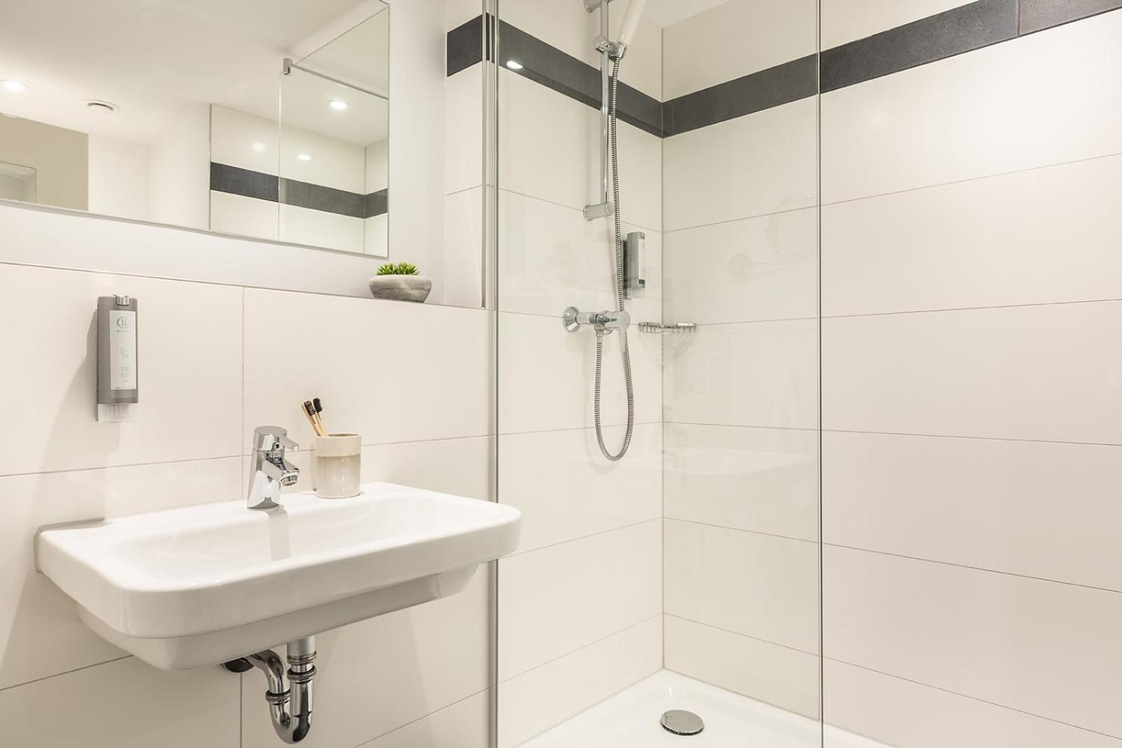 Standard King Room - Photo 1