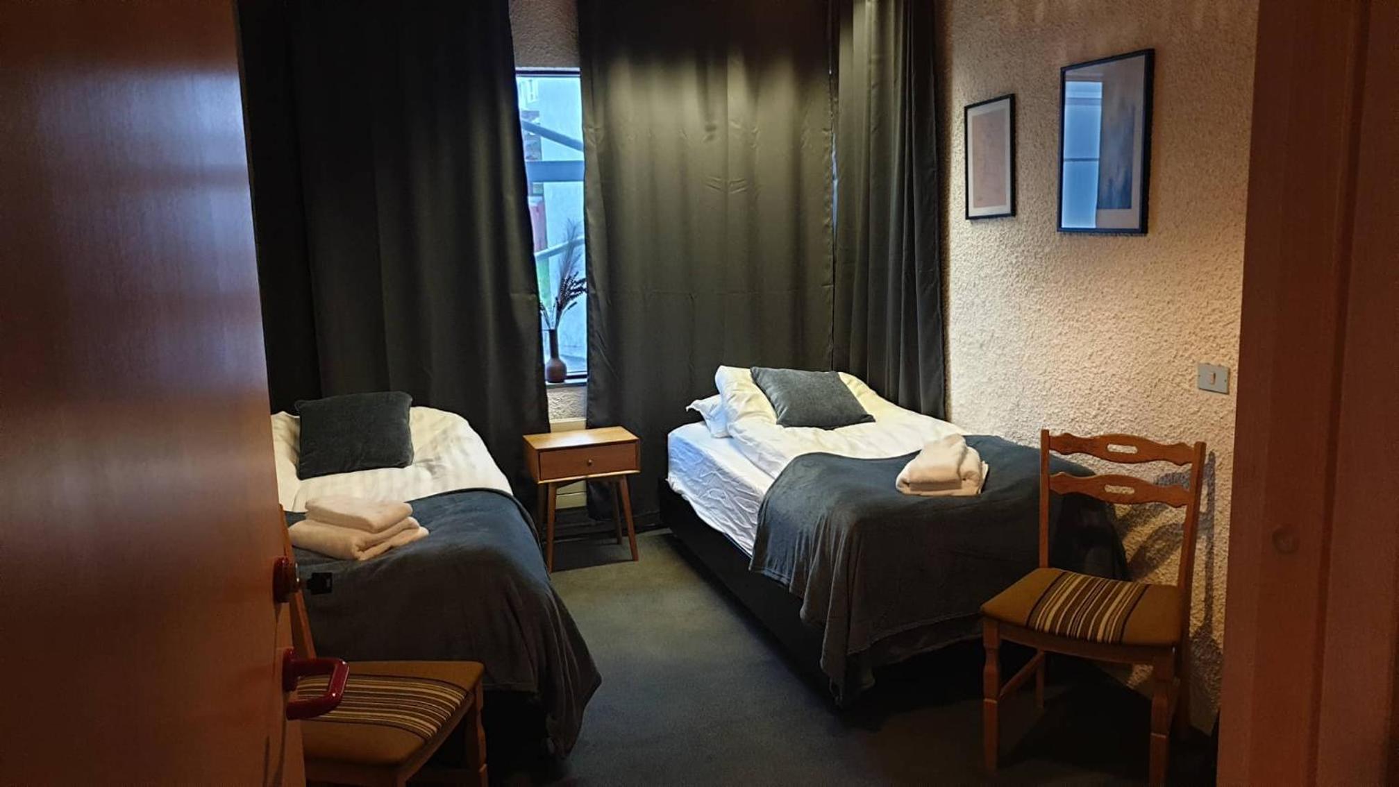 Double or Twin Room - Photo 3