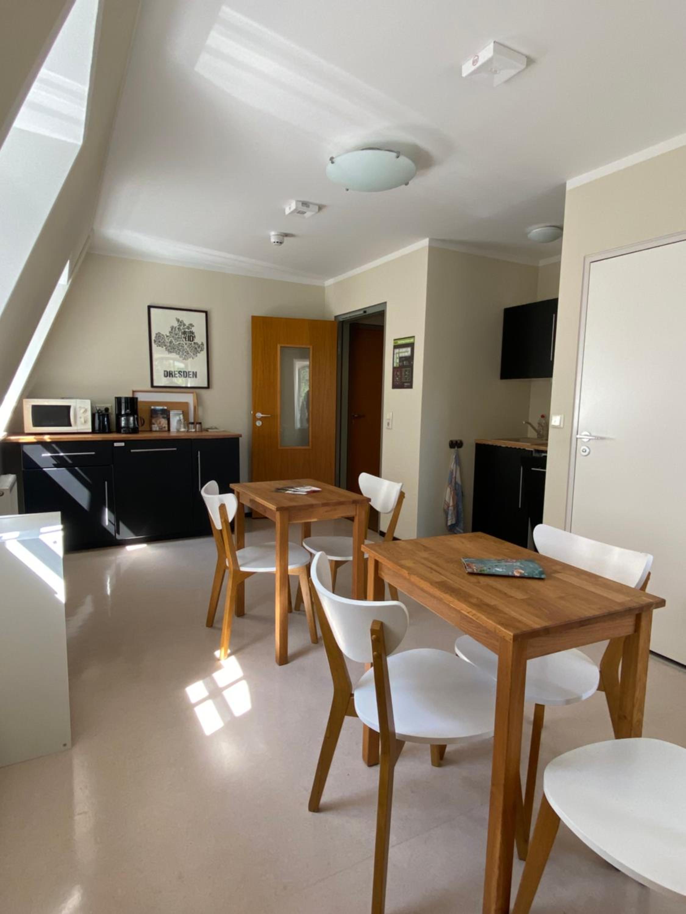  Double Room with Air-Conditioning - Photo 6