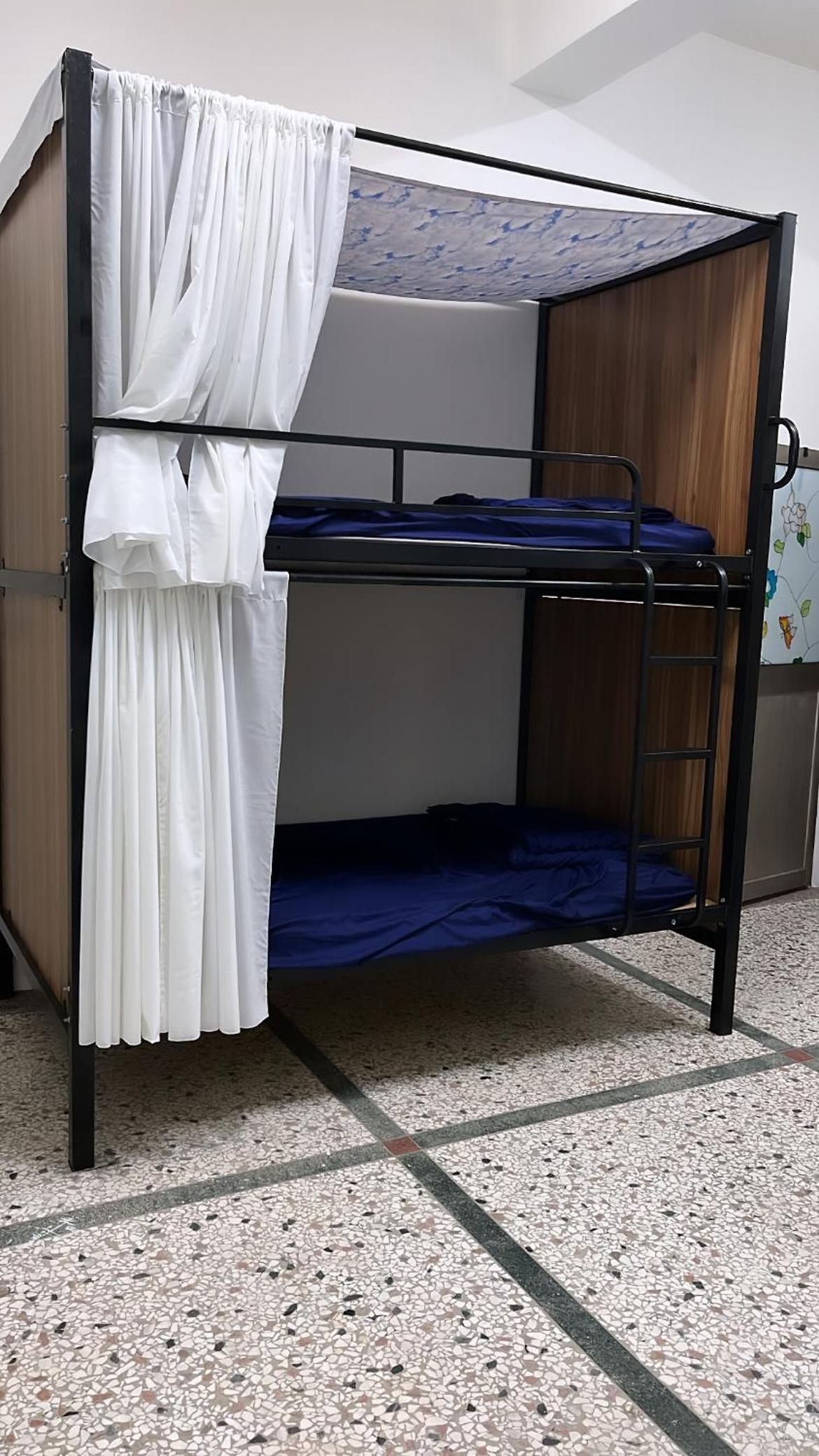 Quadruple Room With Shared Bathroom photo 2