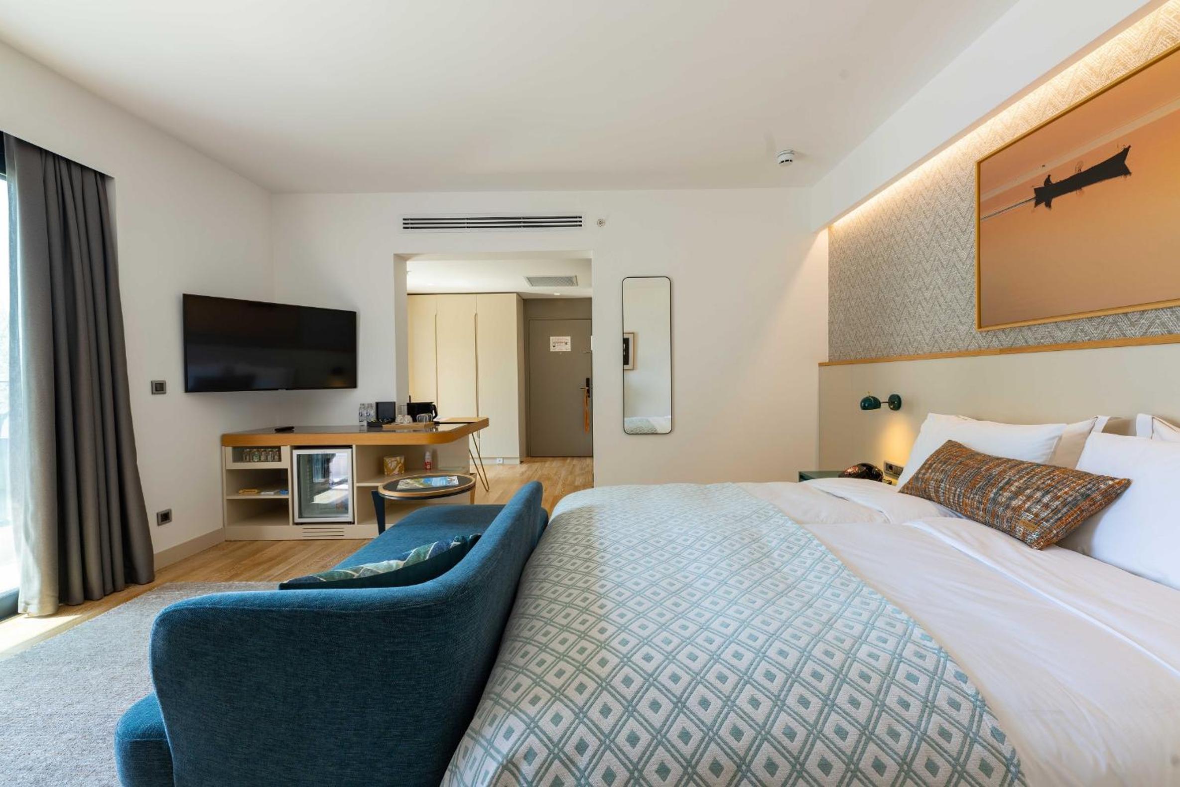 Deluxe Room - Photo 1