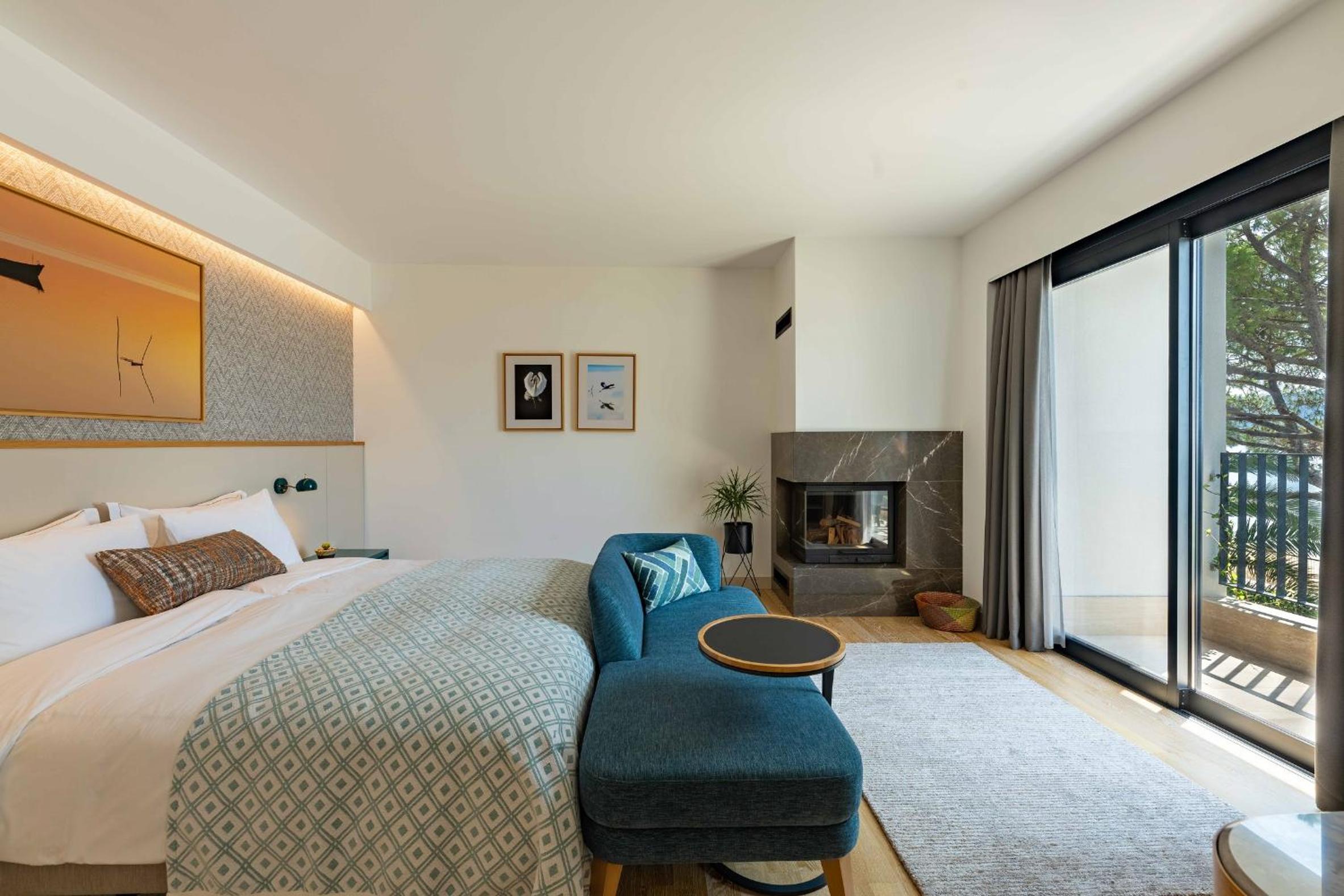 Deluxe Room - Photo 3