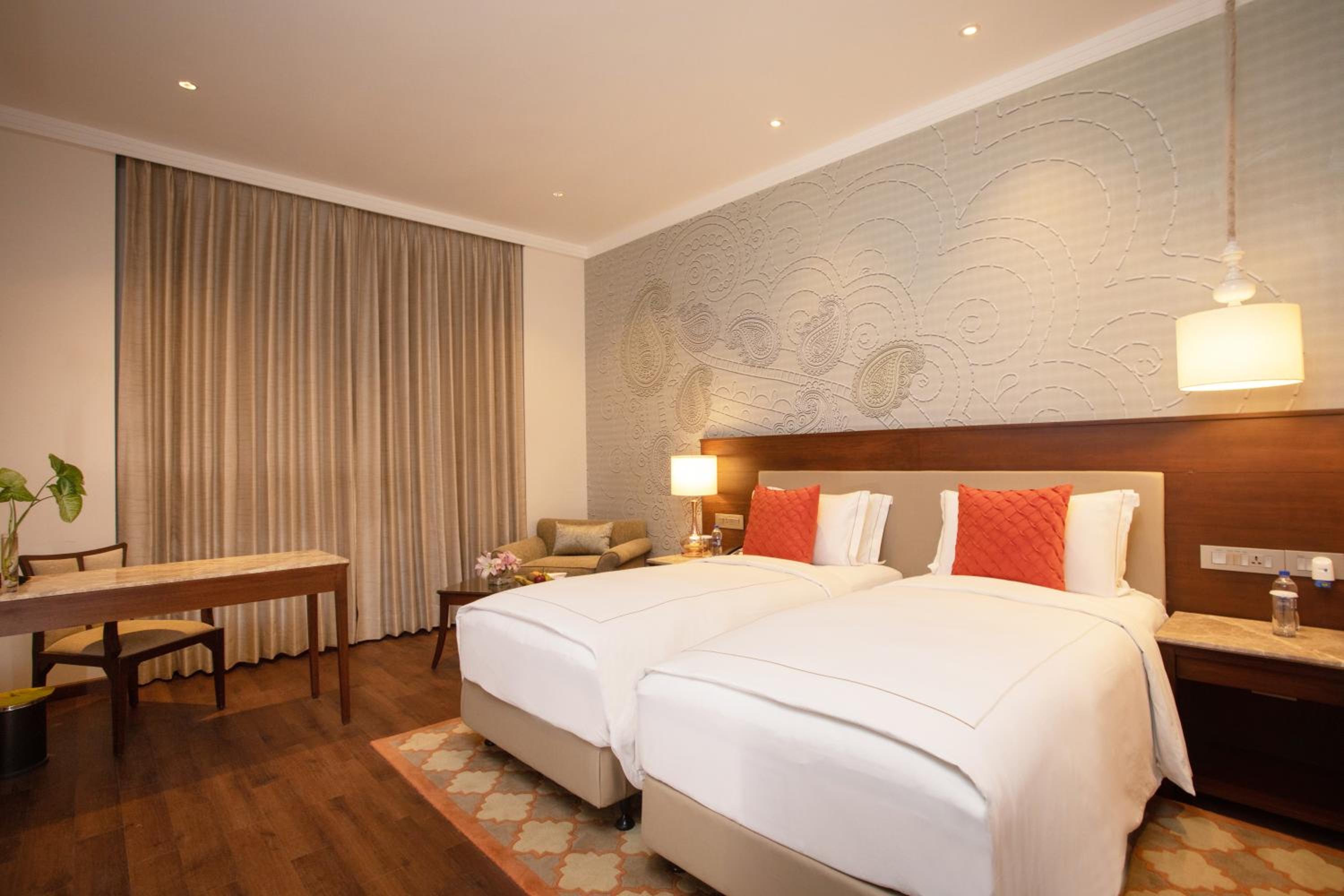 Superior Room Twin Bed - Photo 4