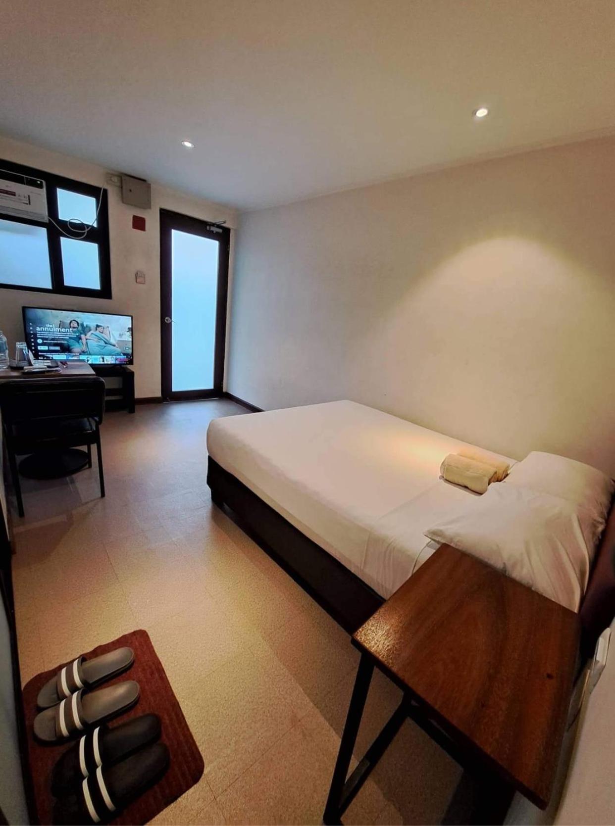 Budget Double Room - Photo 1