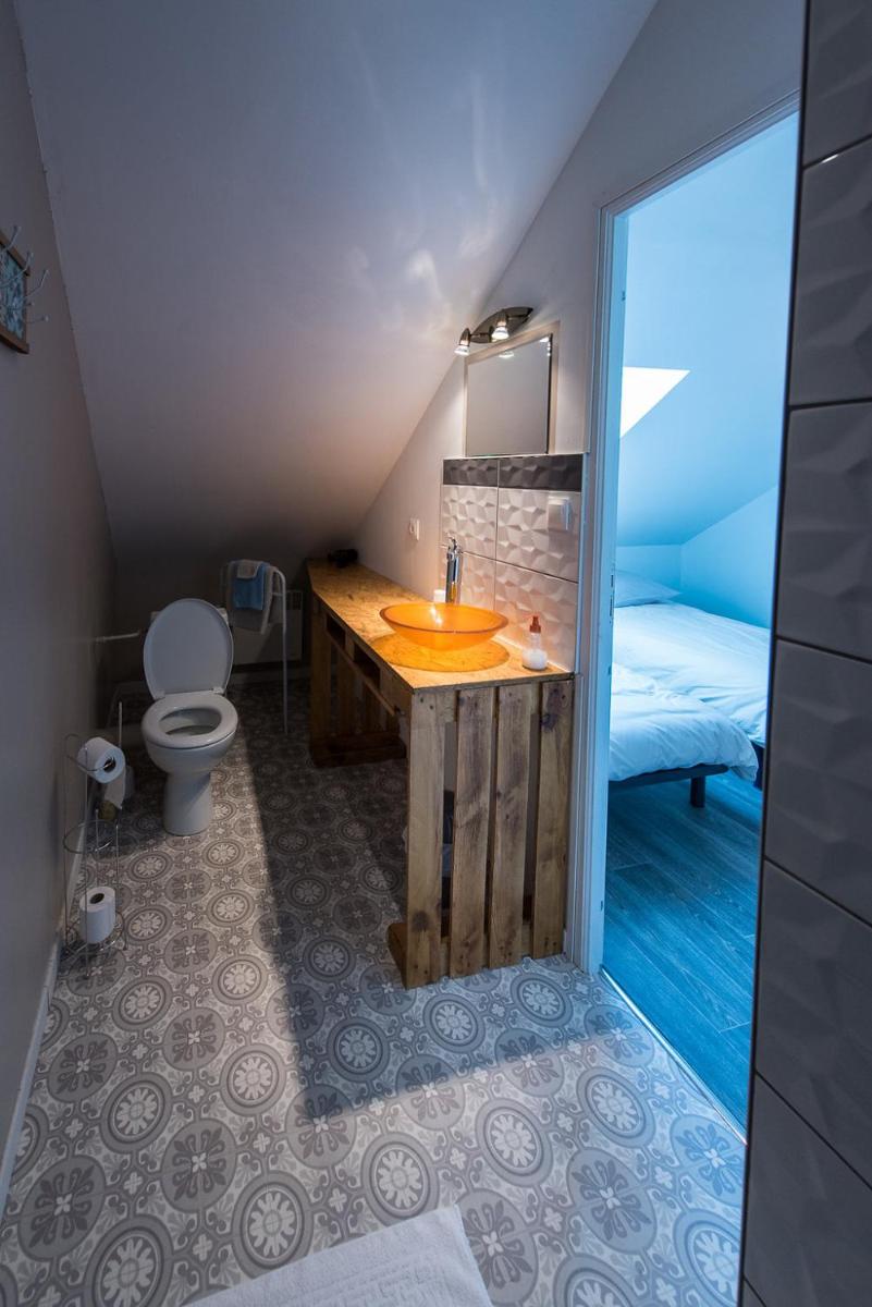 Family Room with Private Bathroom photo 2