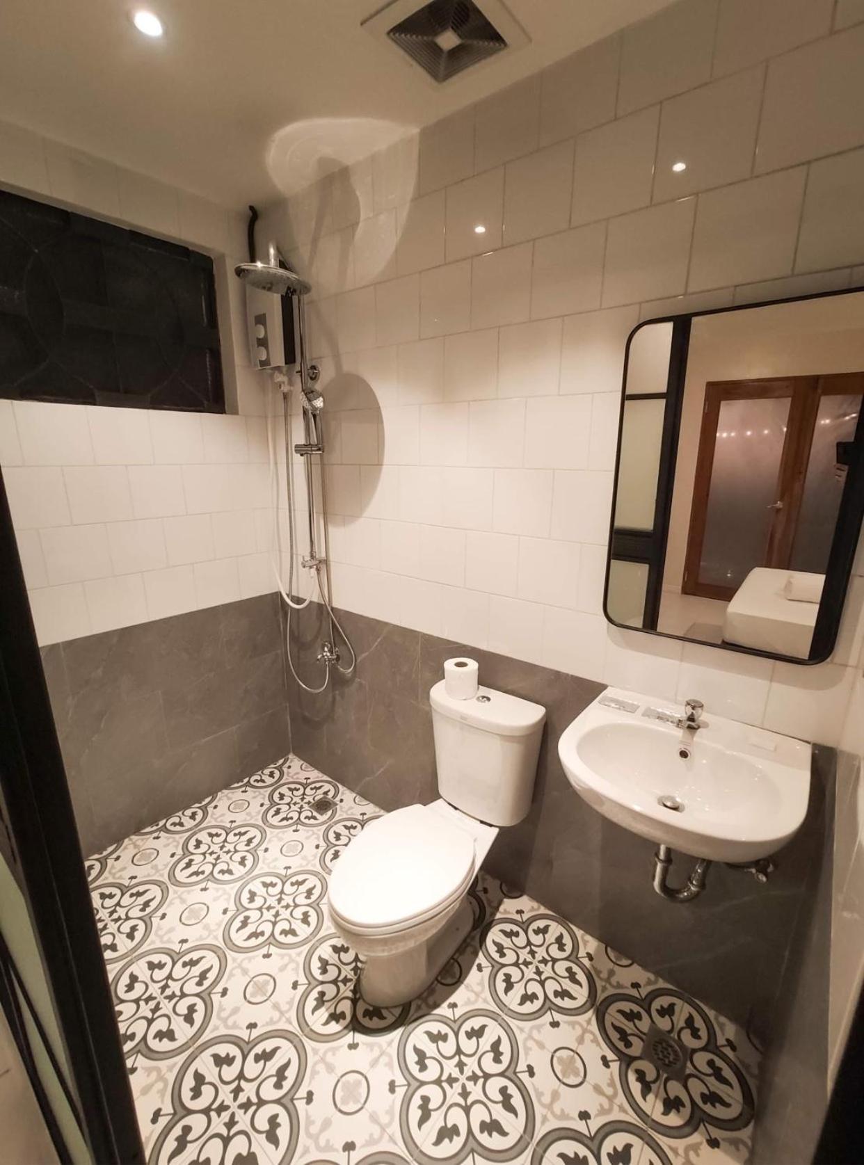 Budget Double Room - Photo 3
