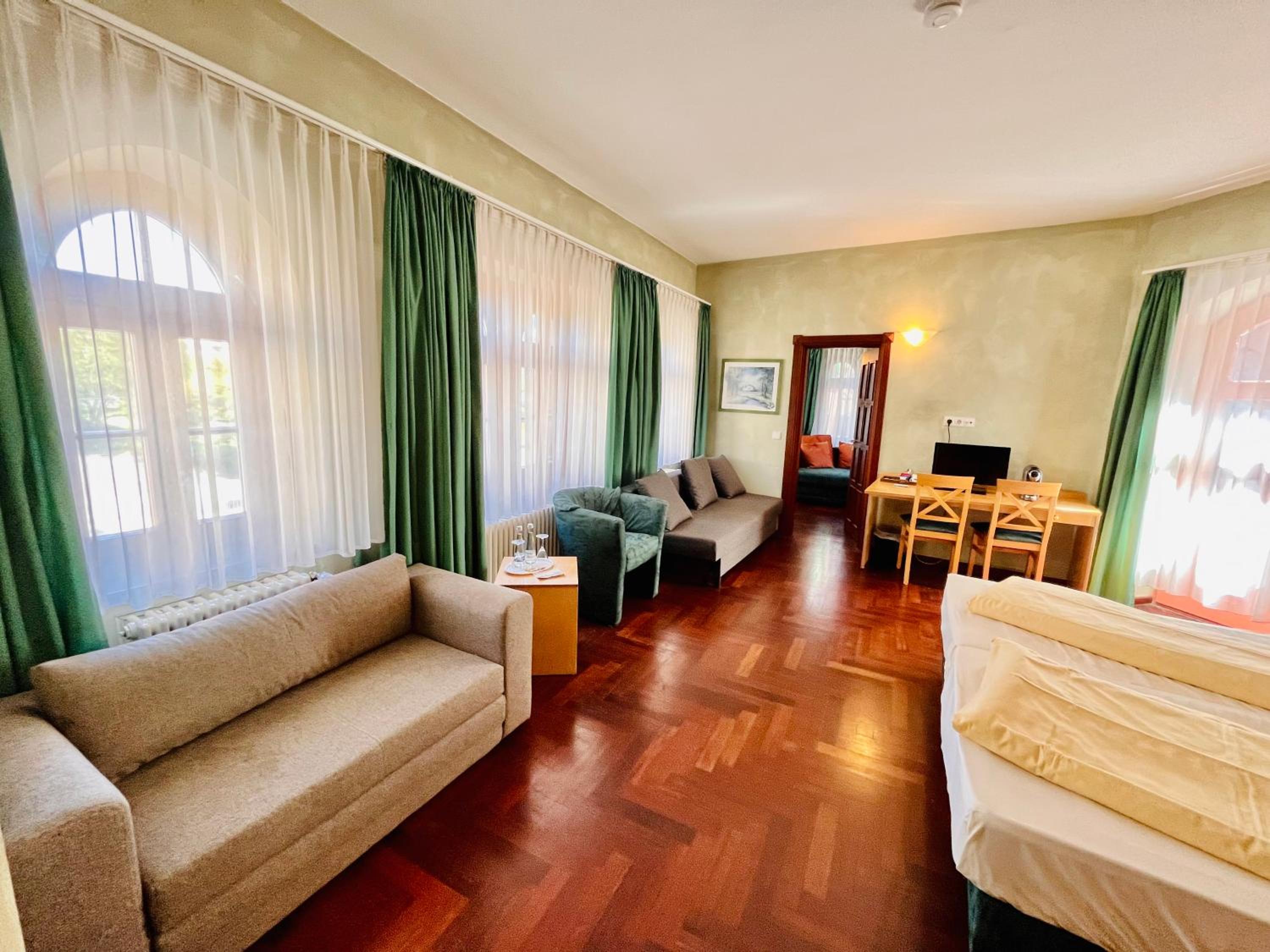 Standard Double Suite photo 2