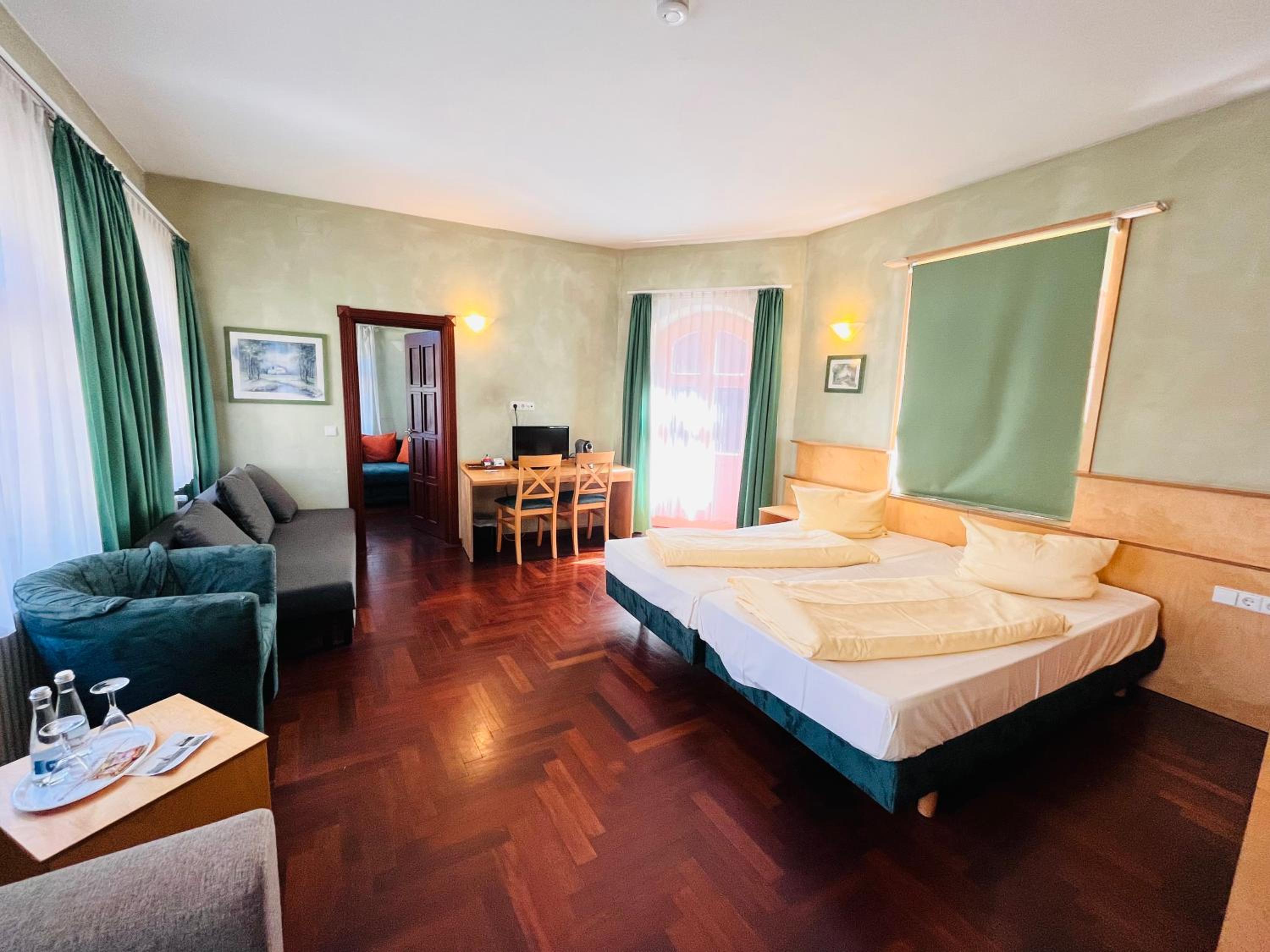 Standard Double Suite photo 3