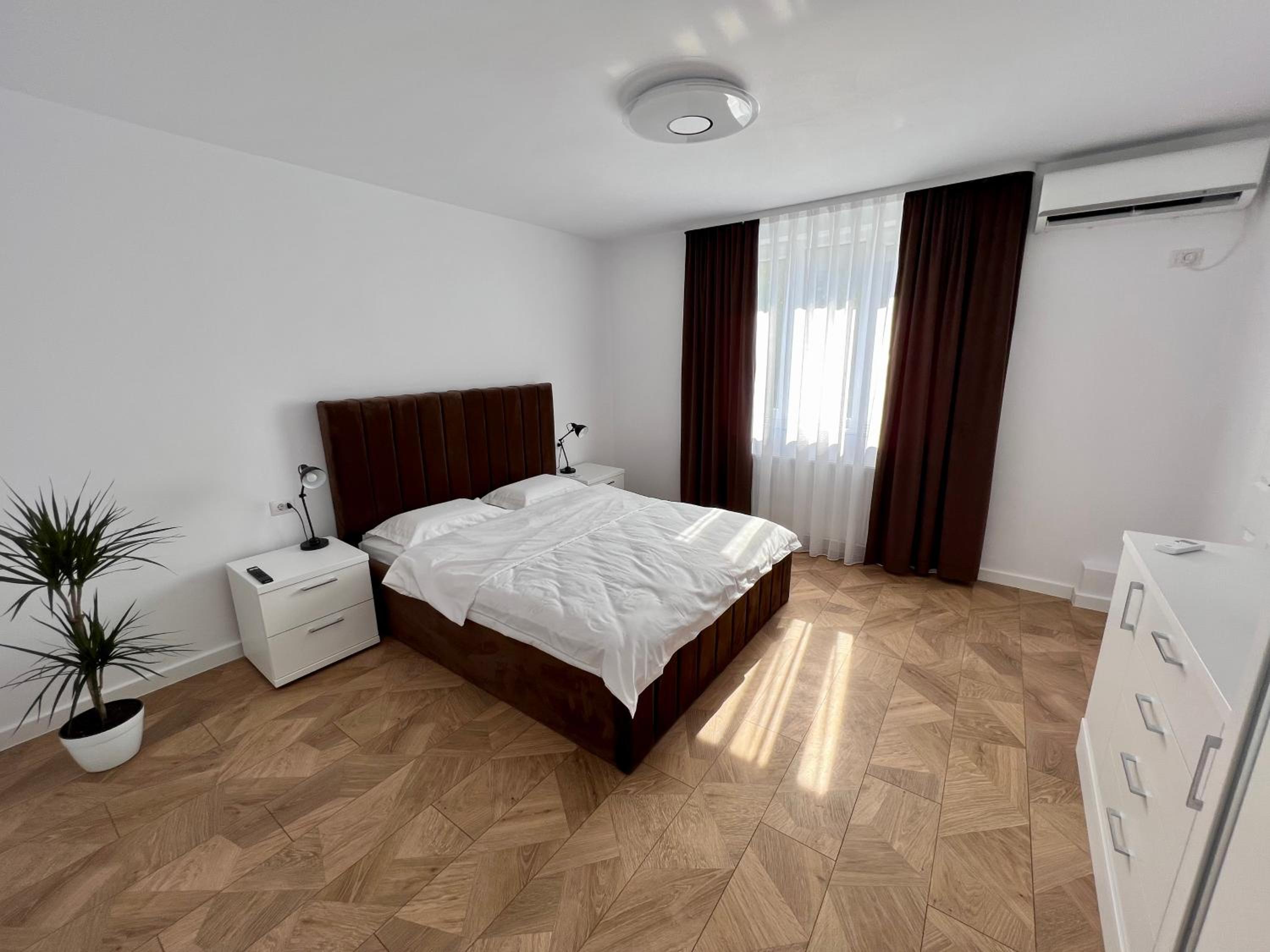 One-Bedroom Apartment photo 1
