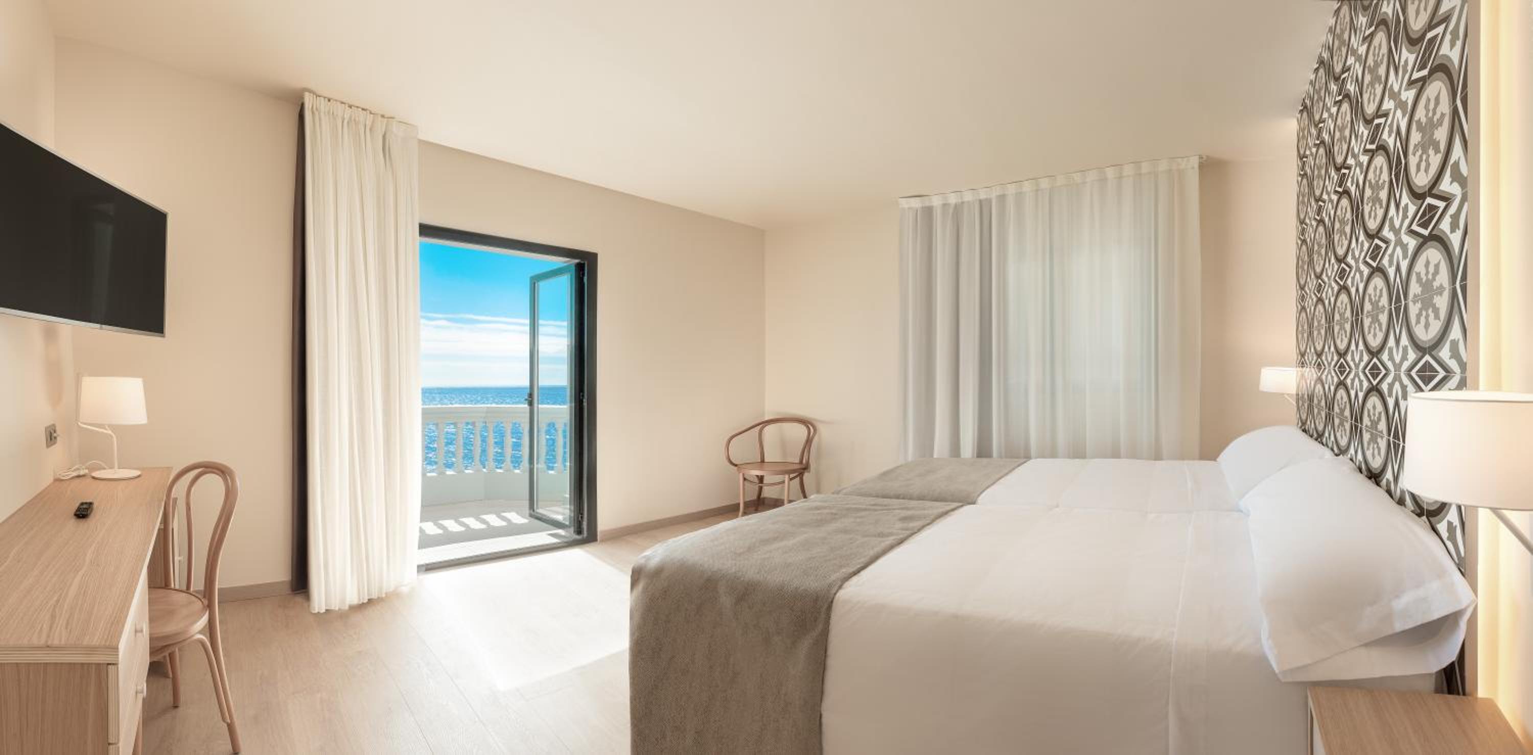 Twin Room with Sea View & Terrace - Photo 1
