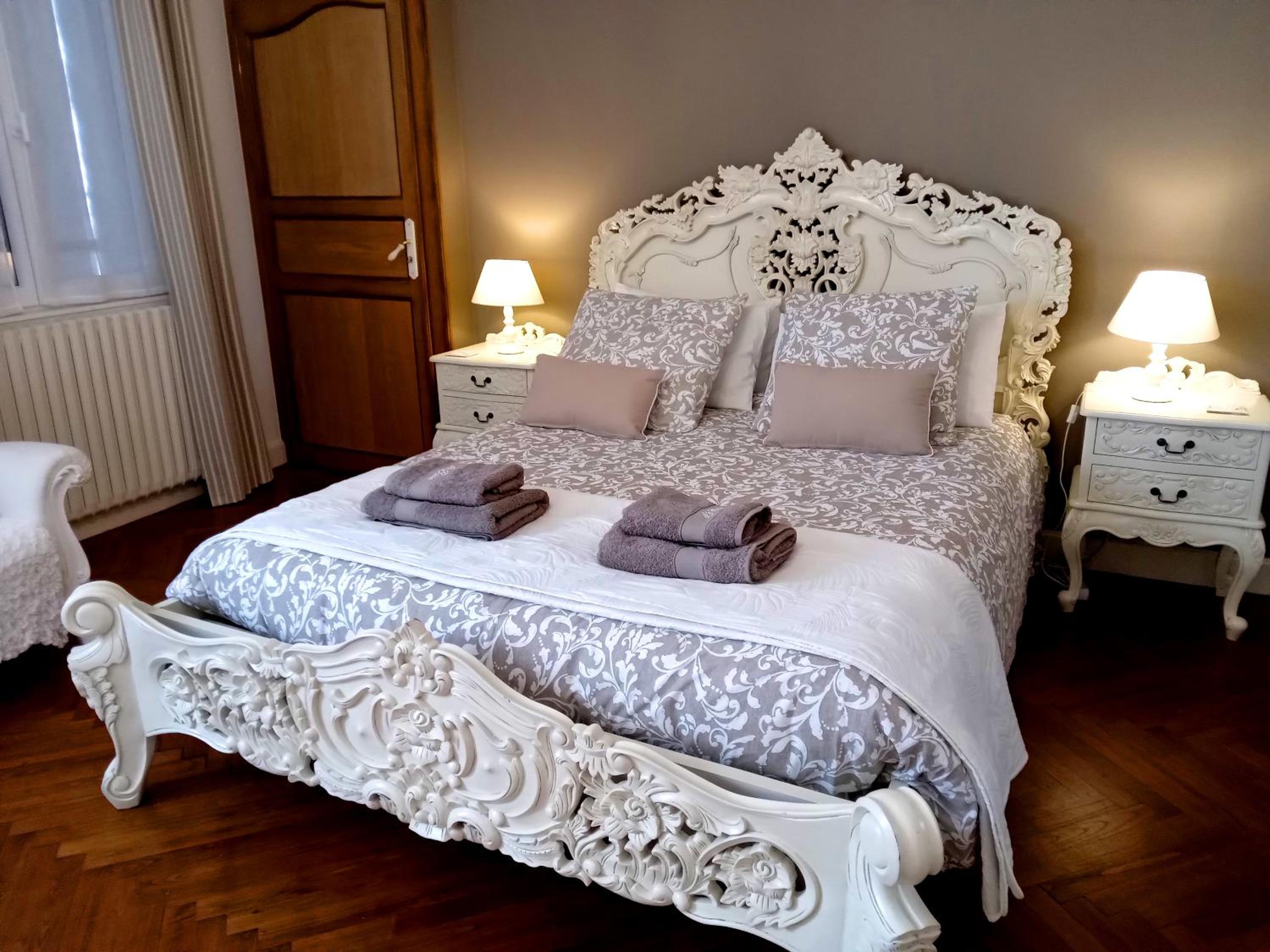 Deluxe Queen Room - Photo 2