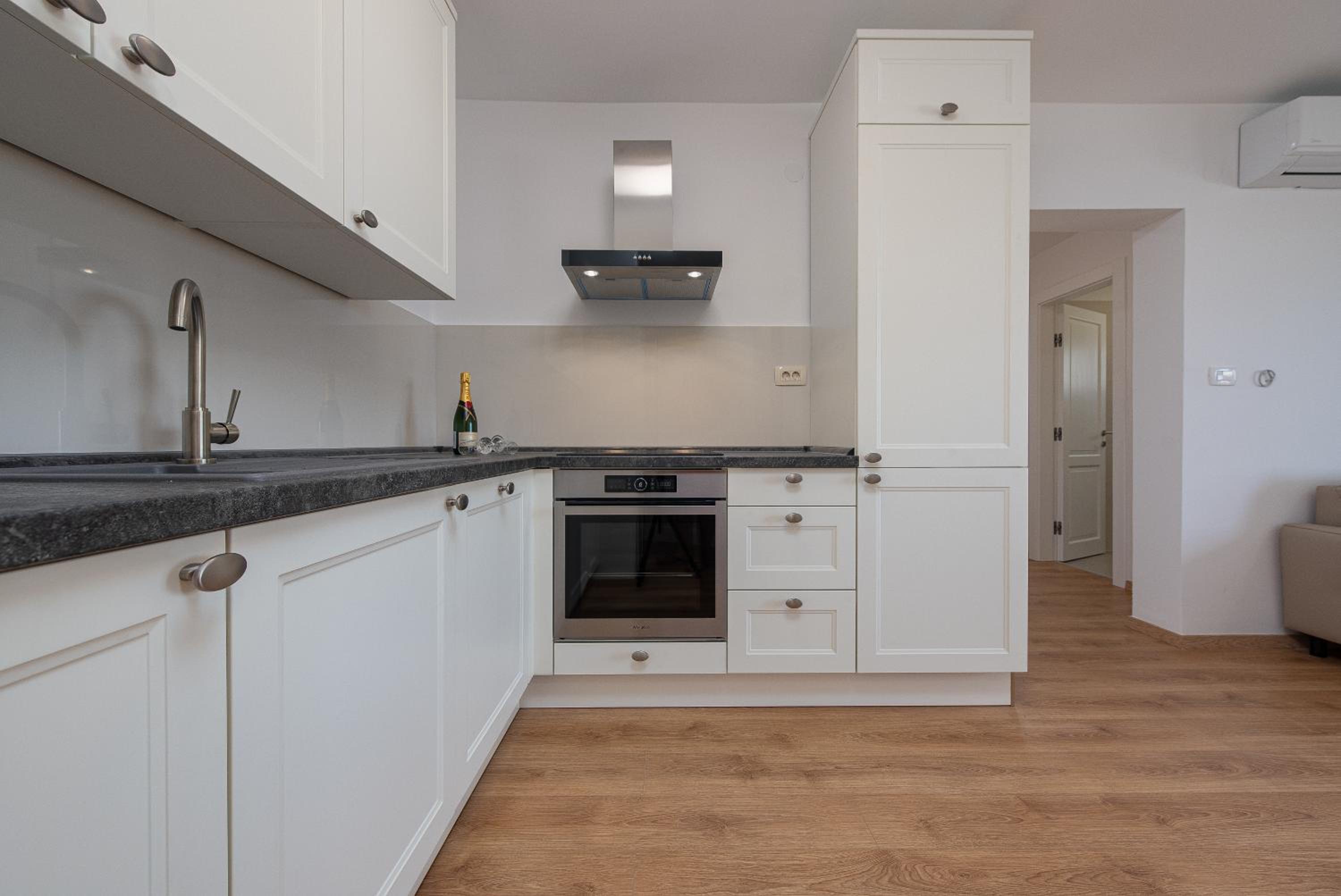 Two-Bedroom Deluxe Apartment with Balcony photo 3