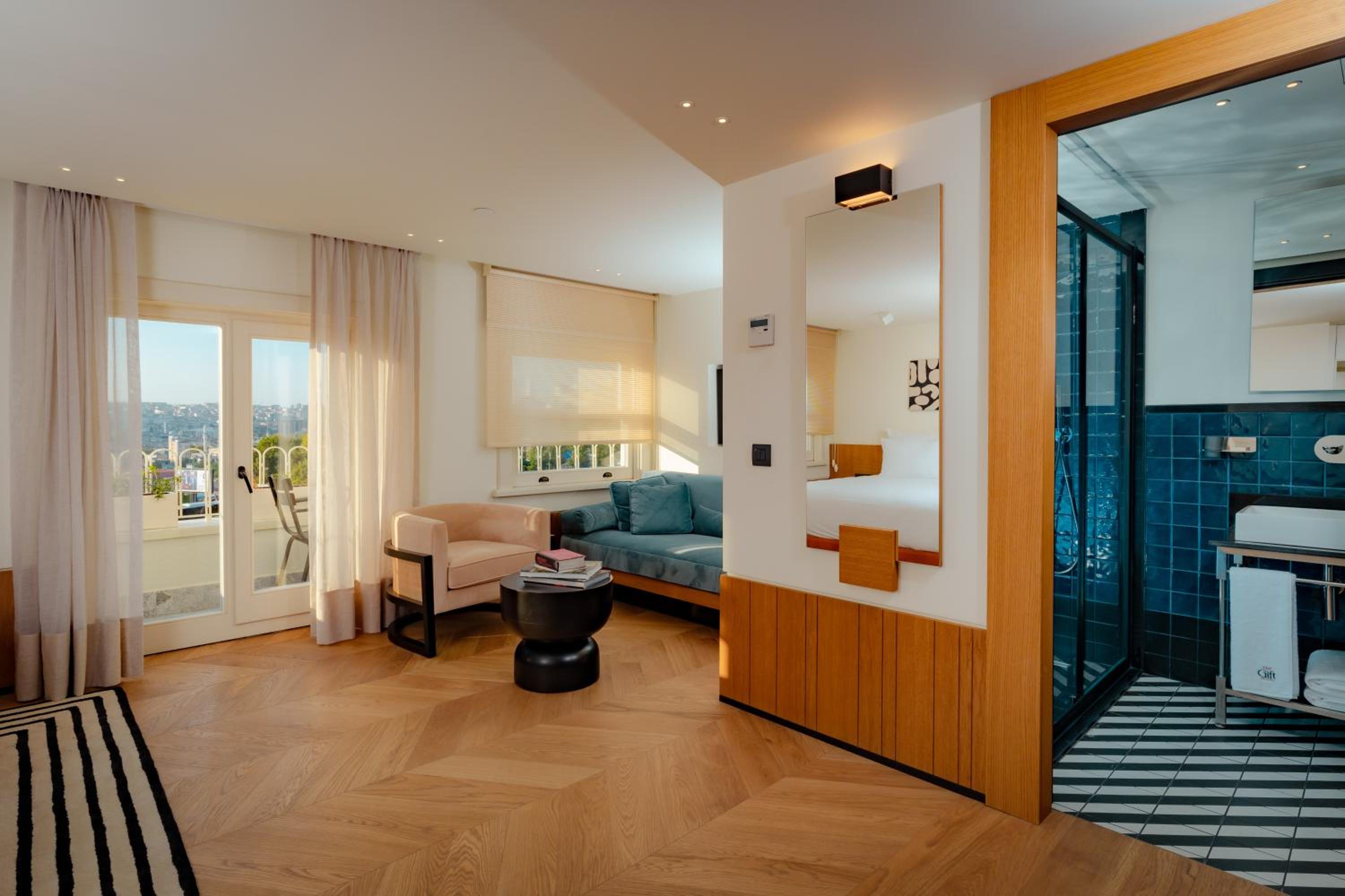Family Room with Balcony photo 1