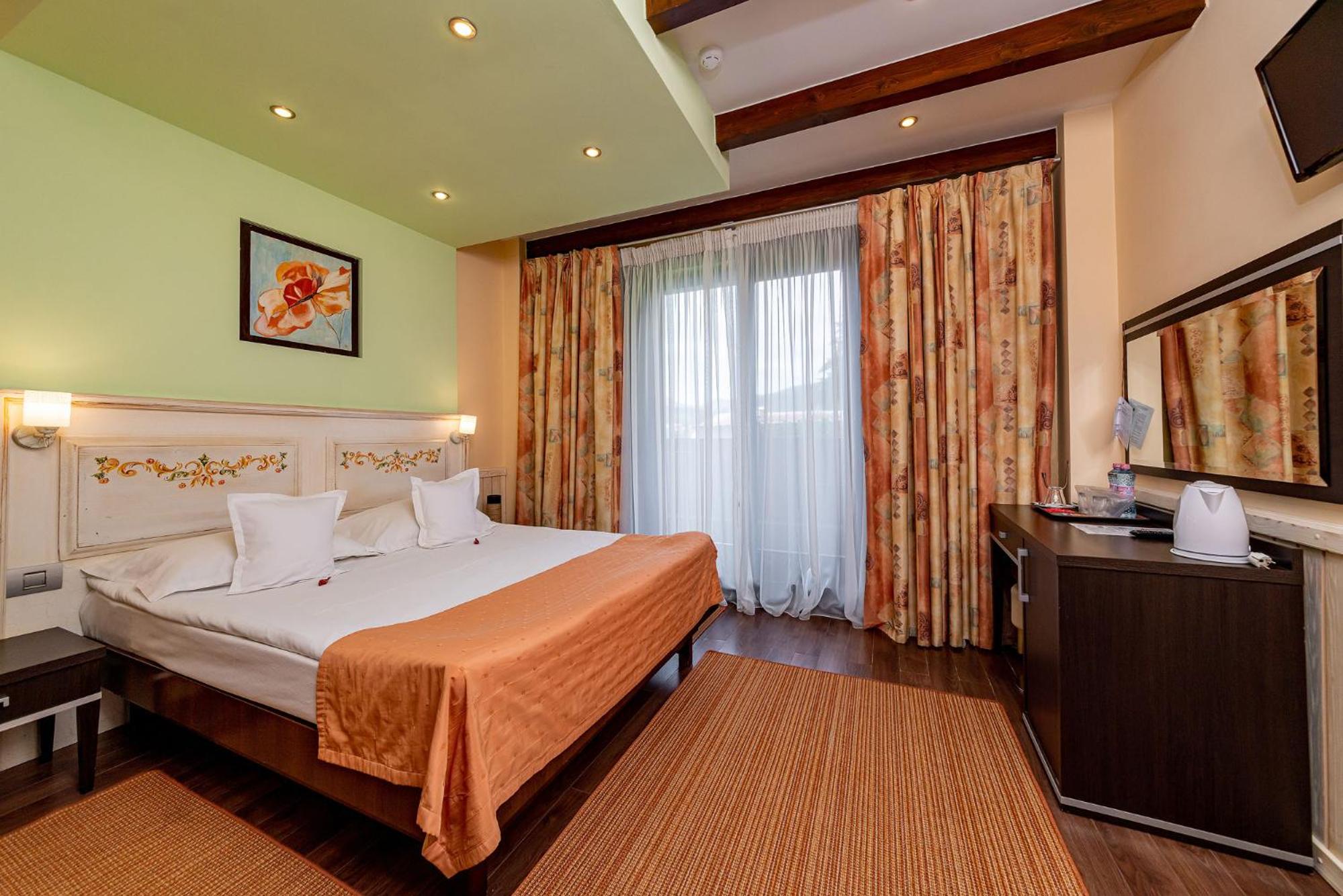 Double Room - Photo 16
