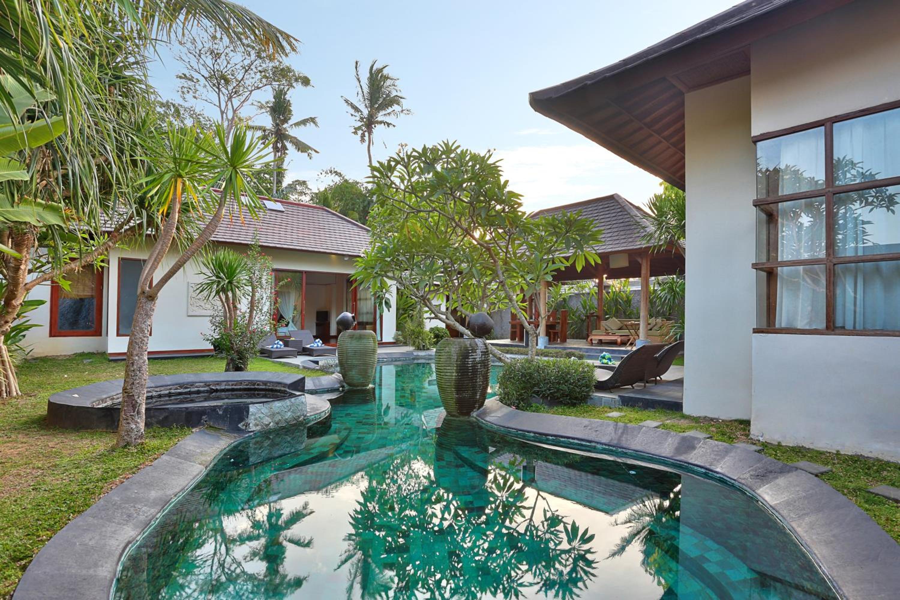 Two-Bedroom Villa with Private Pool and Free Benefit - Photo 2