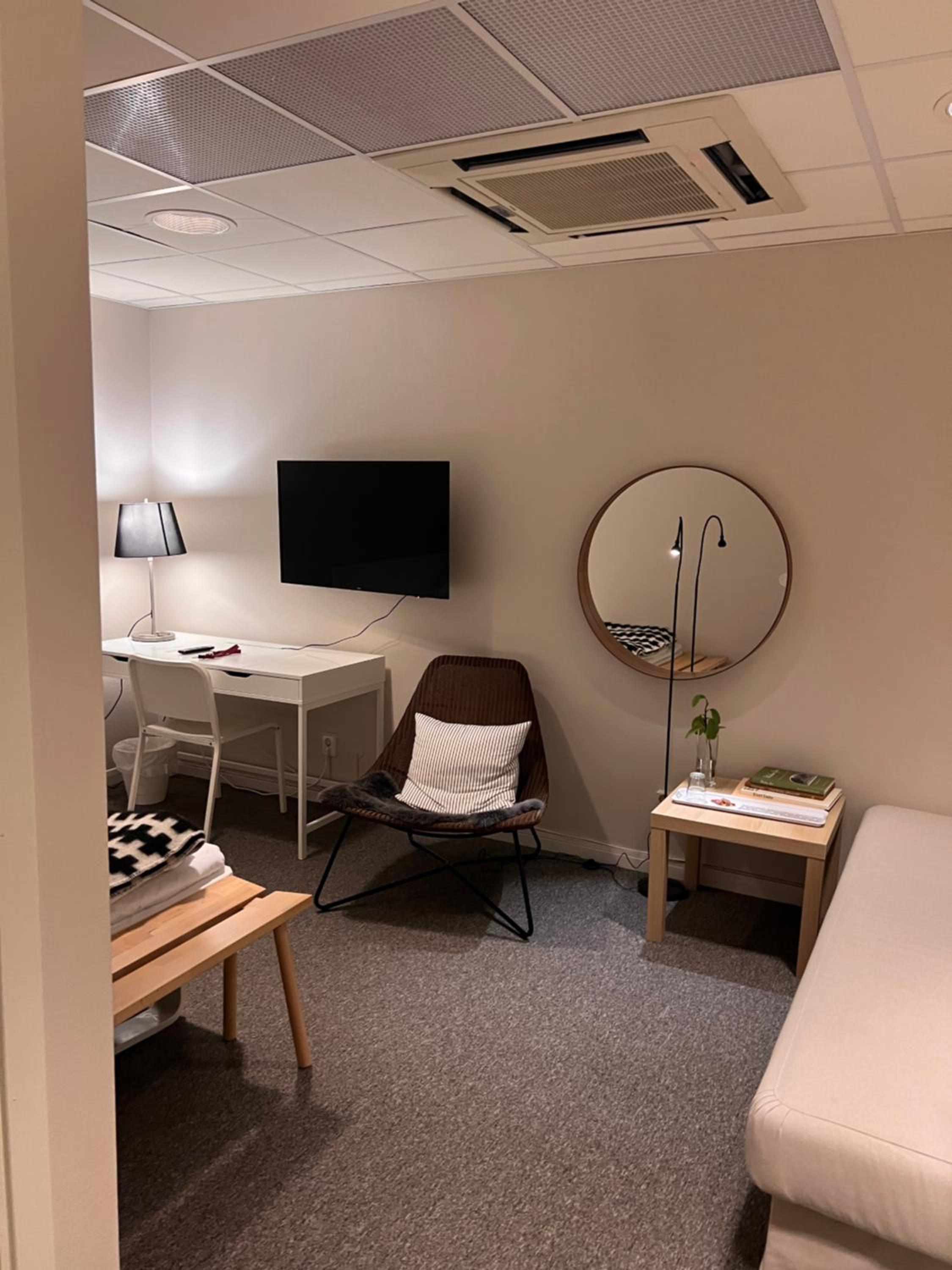 Single Room (without window) photo 1