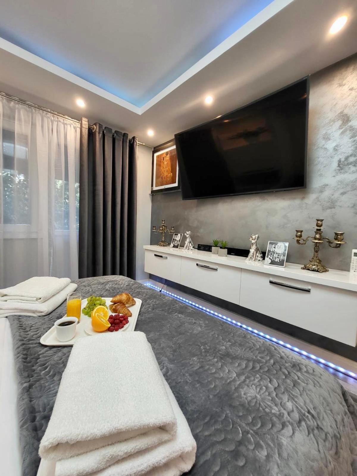 One-Bedroom Apartment - Photo 33