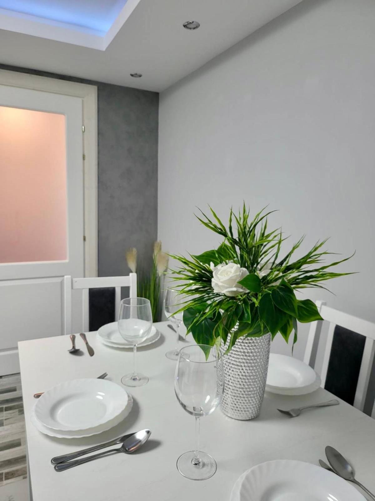 One-Bedroom Apartment - Photo 35
