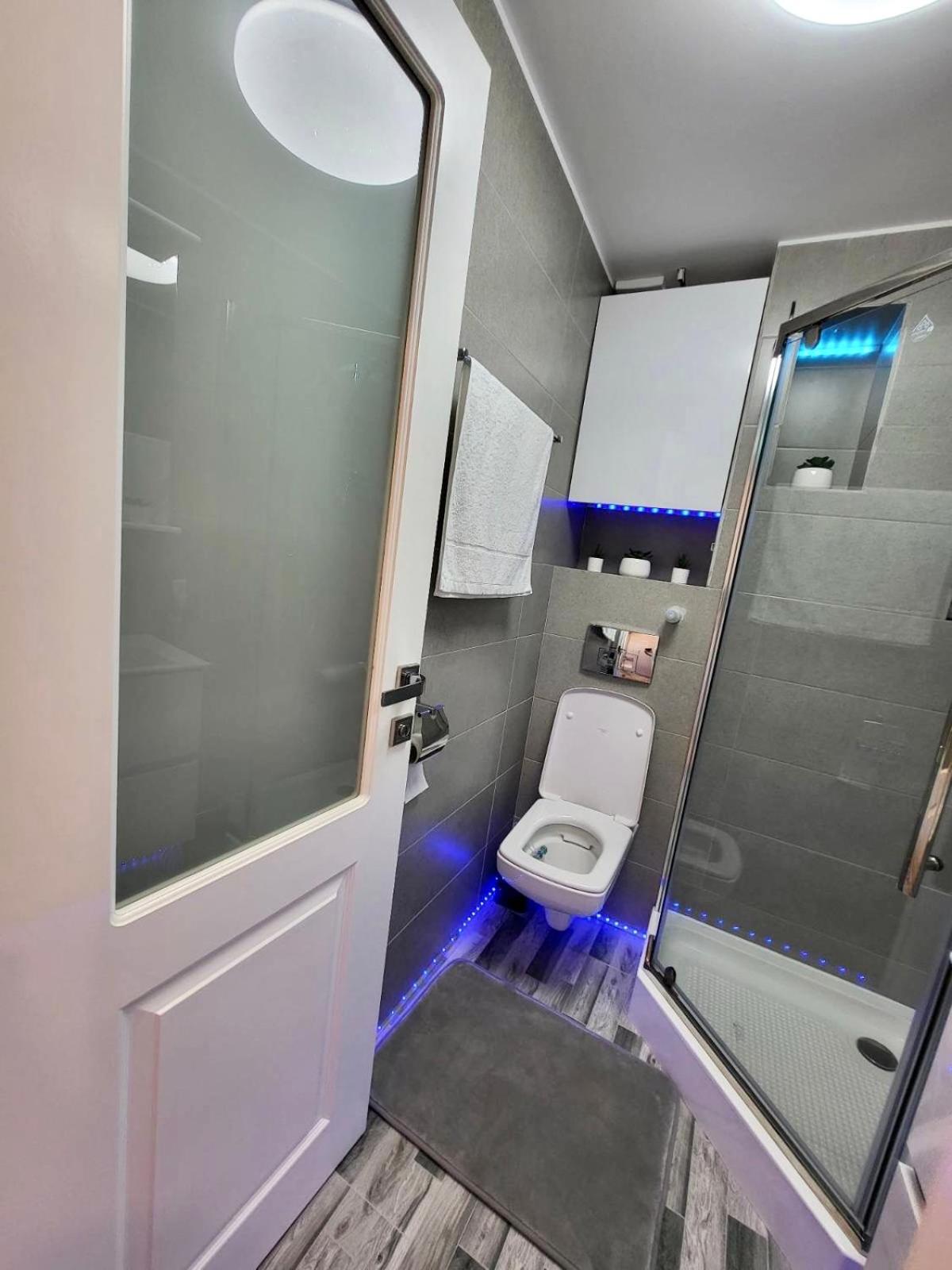 One-Bedroom Apartment - Photo 45