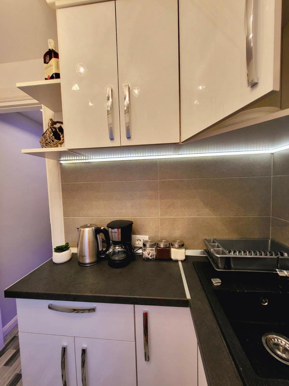 One-Bedroom Apartment - Photo 12