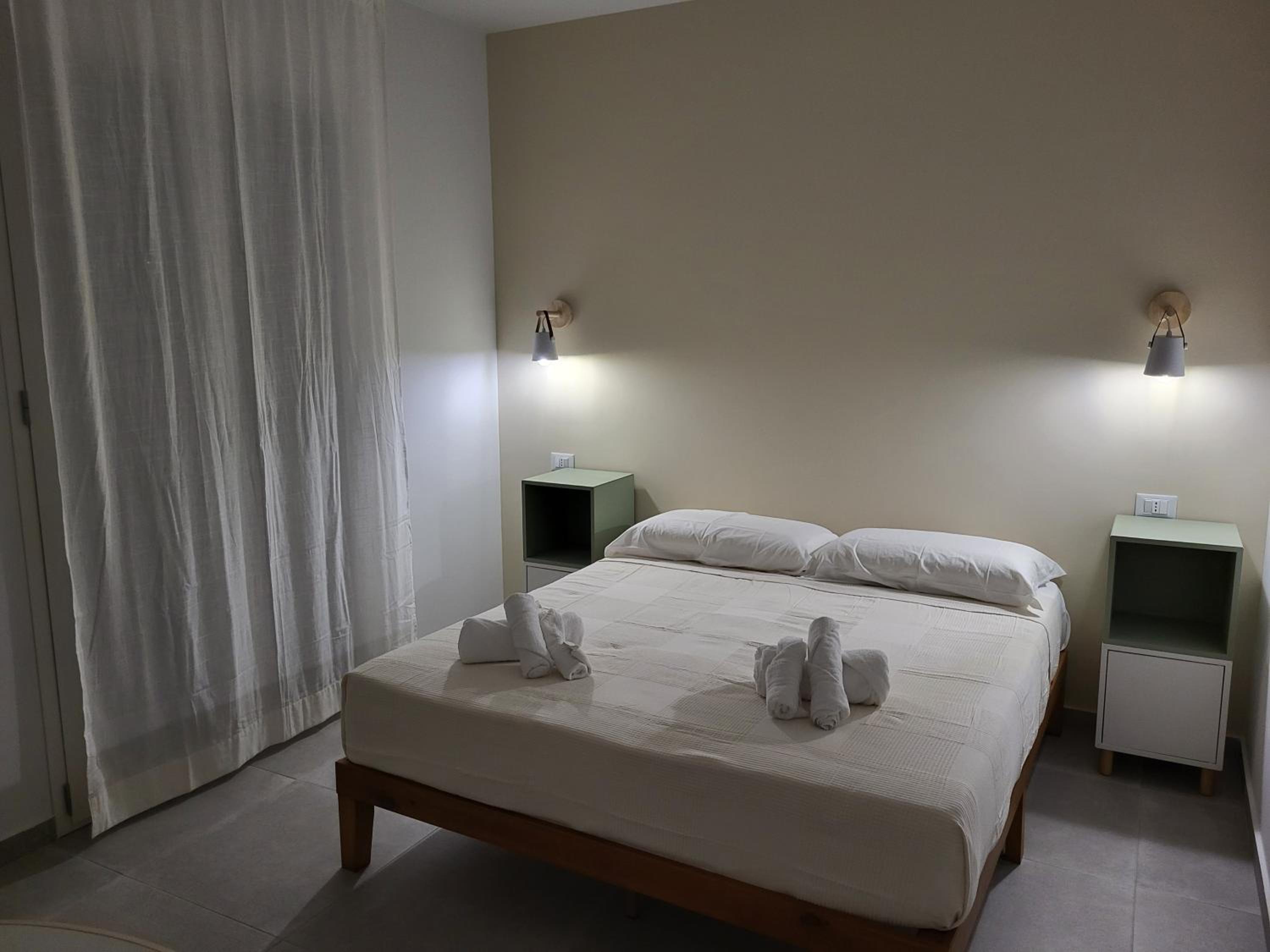 Double Room with Balcony and Sea View - Photo 9