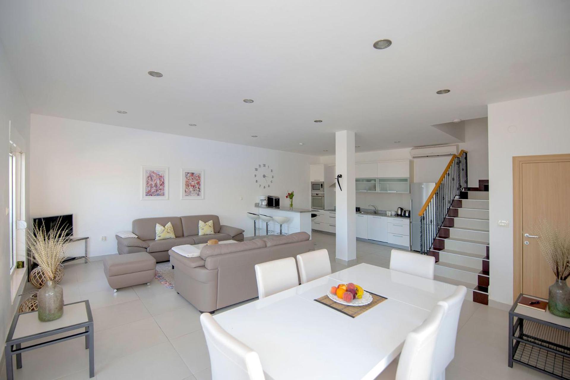 Villa photo 1