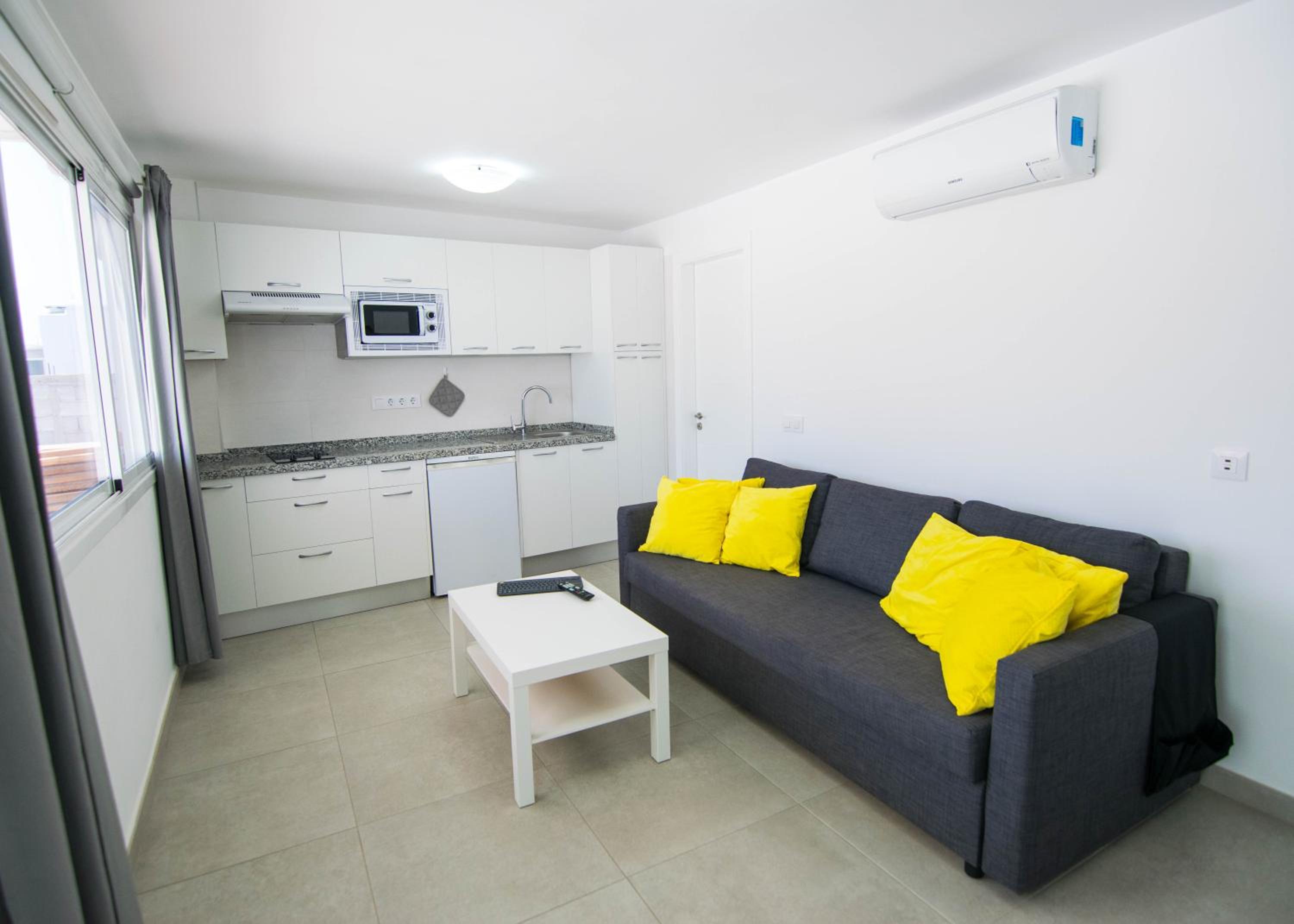 Apartment With Mountain View photo 3