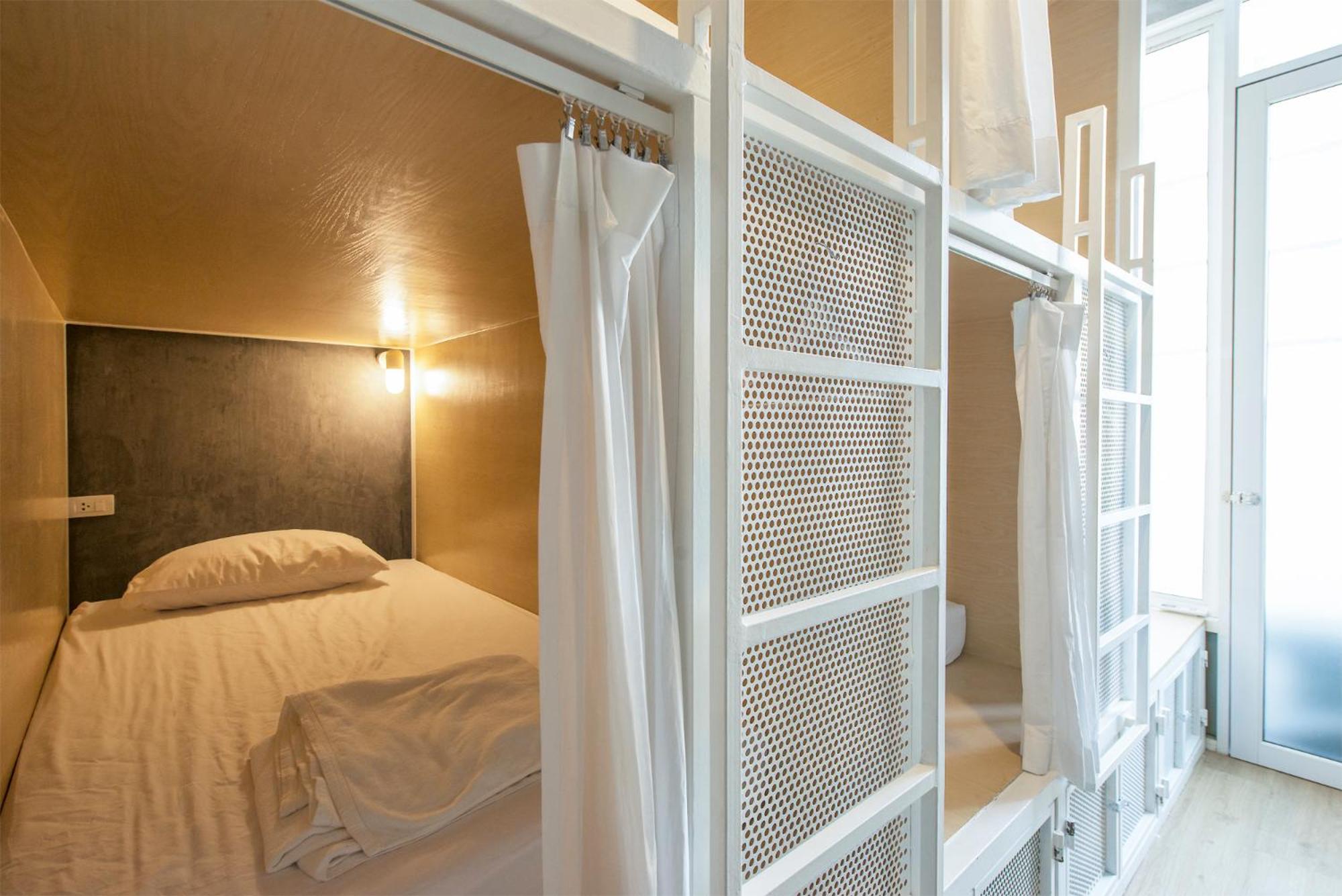 Bed in 4-Bed Female Dormitory Room photo 1