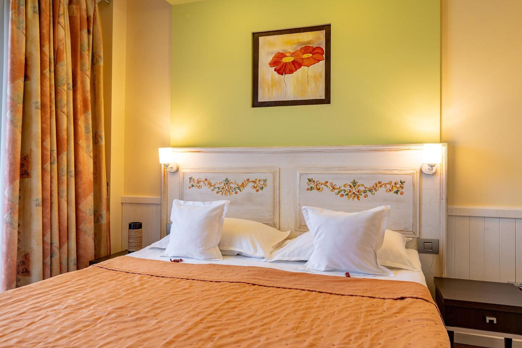 Double Room - Photo 2