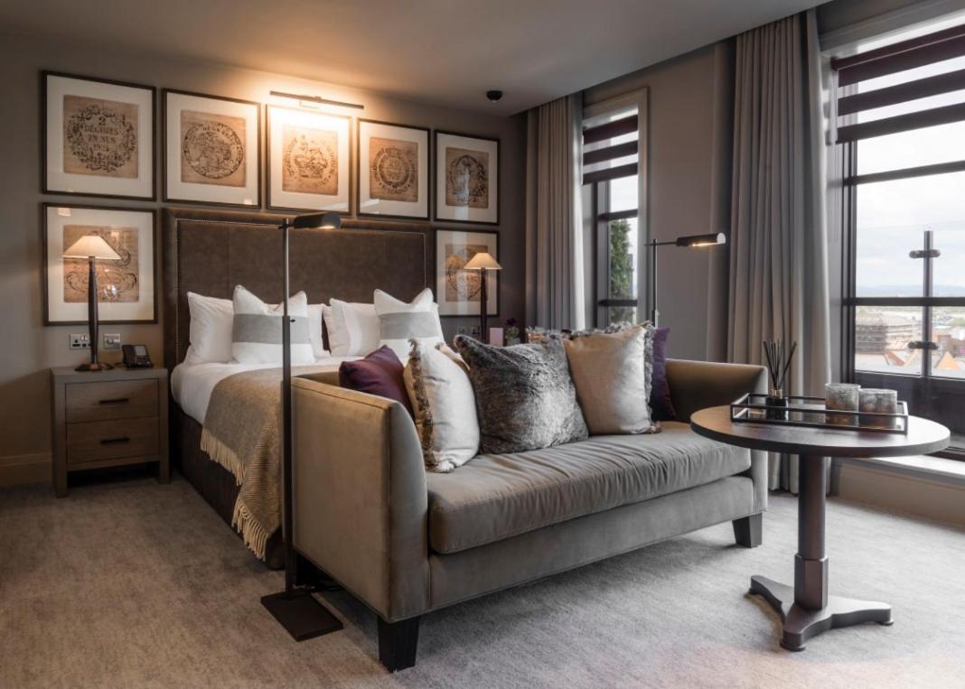Suite with Balcony photo 1