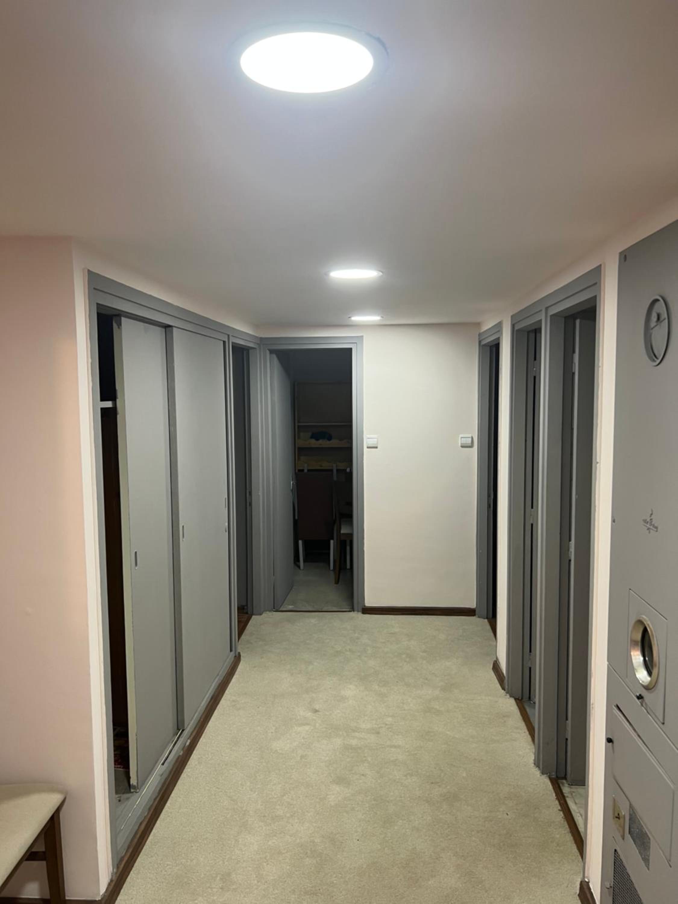 One-Bedroom Apartment - Photo 2