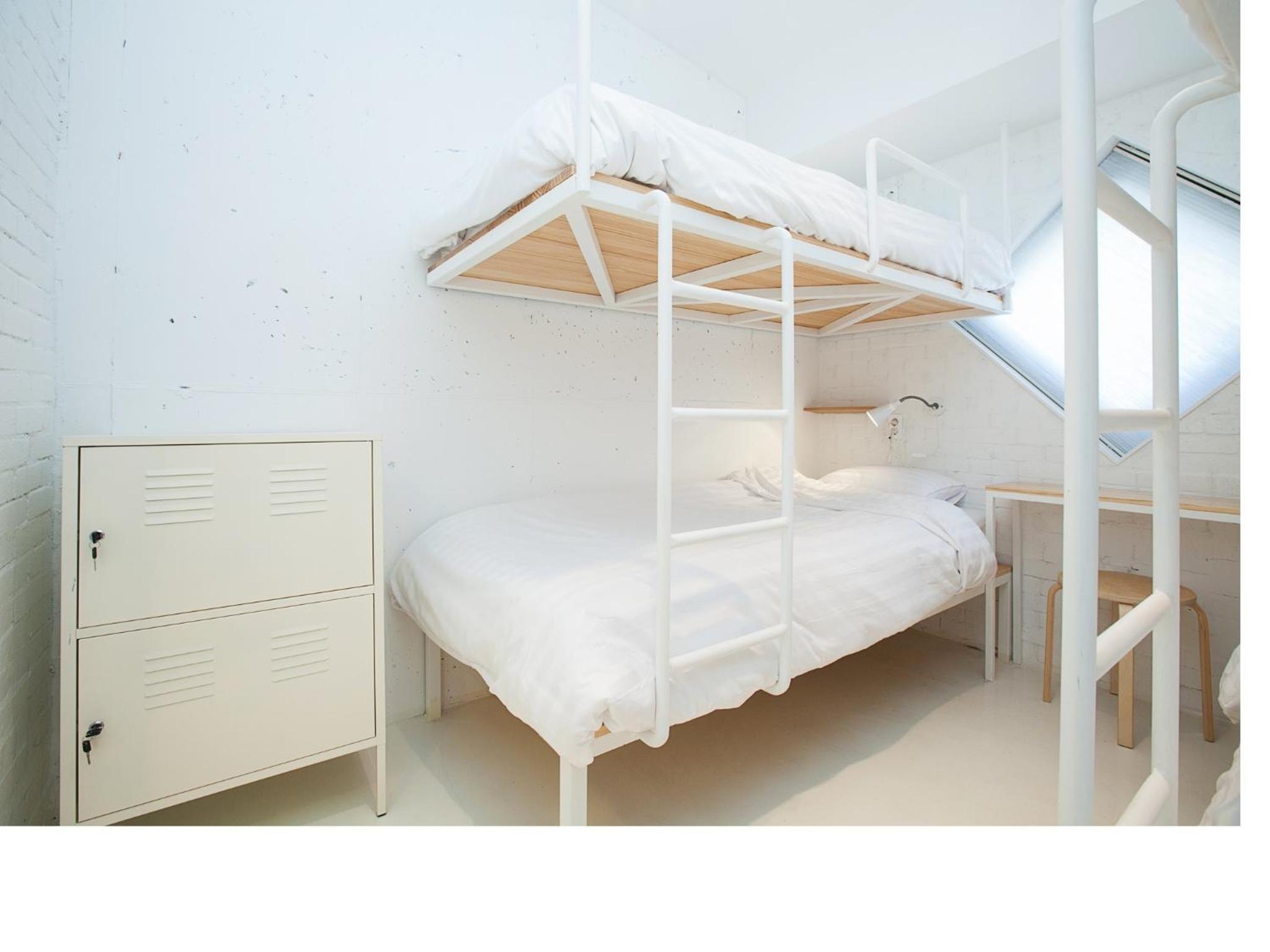 Bed in 4-Bed Female Dormitory Room photo 3