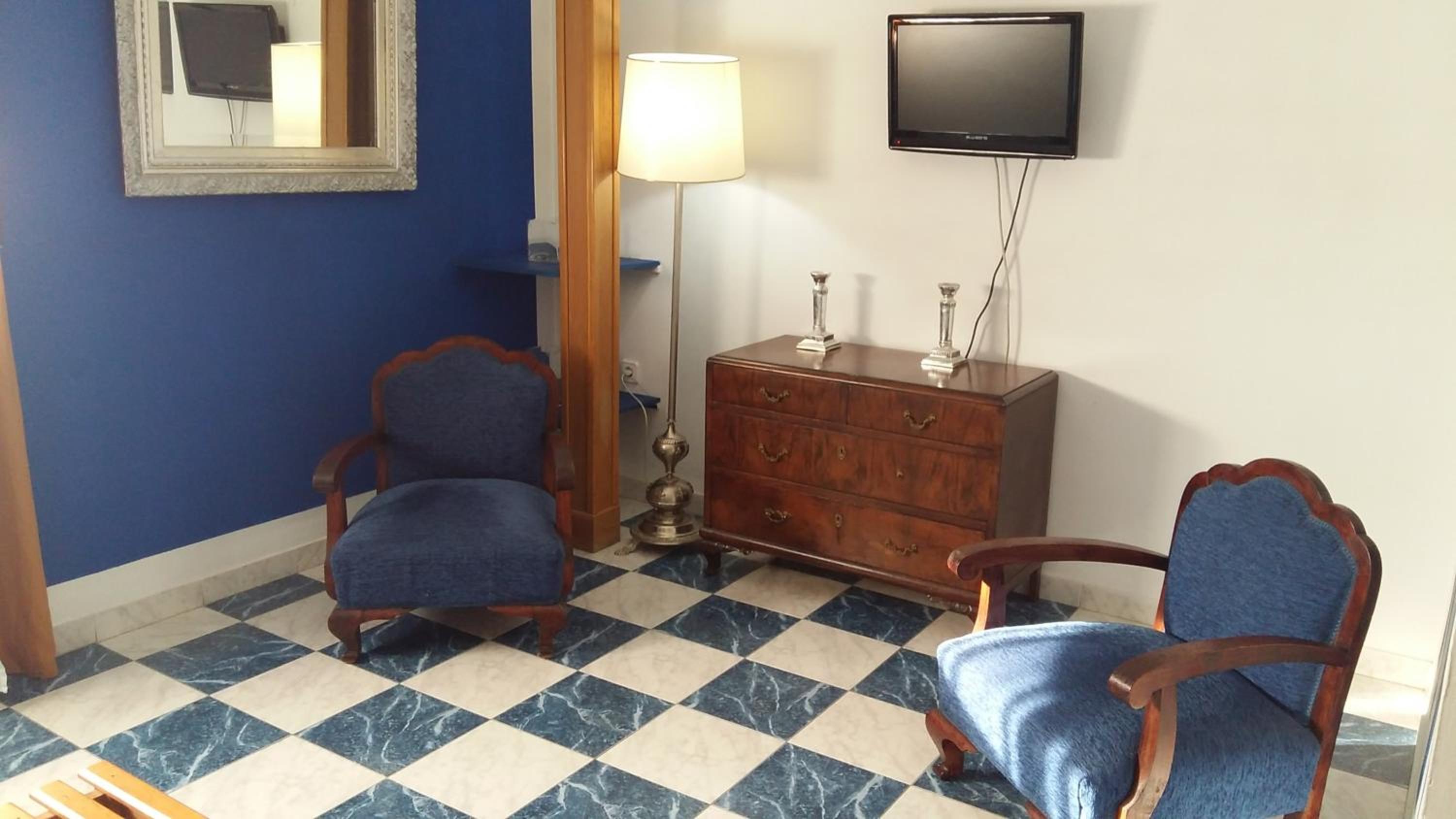 Double or Twin Room photo 3