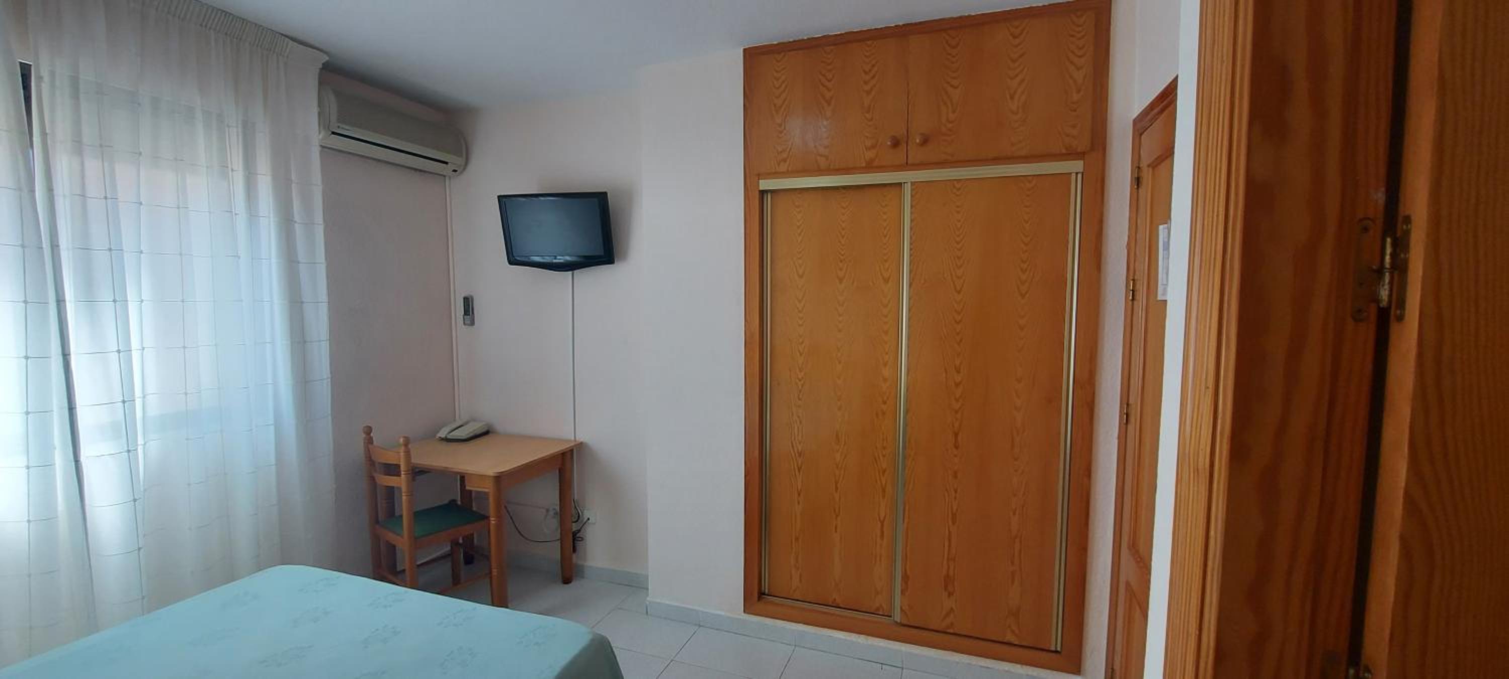 Standard Double or Twin Room - Photo 2