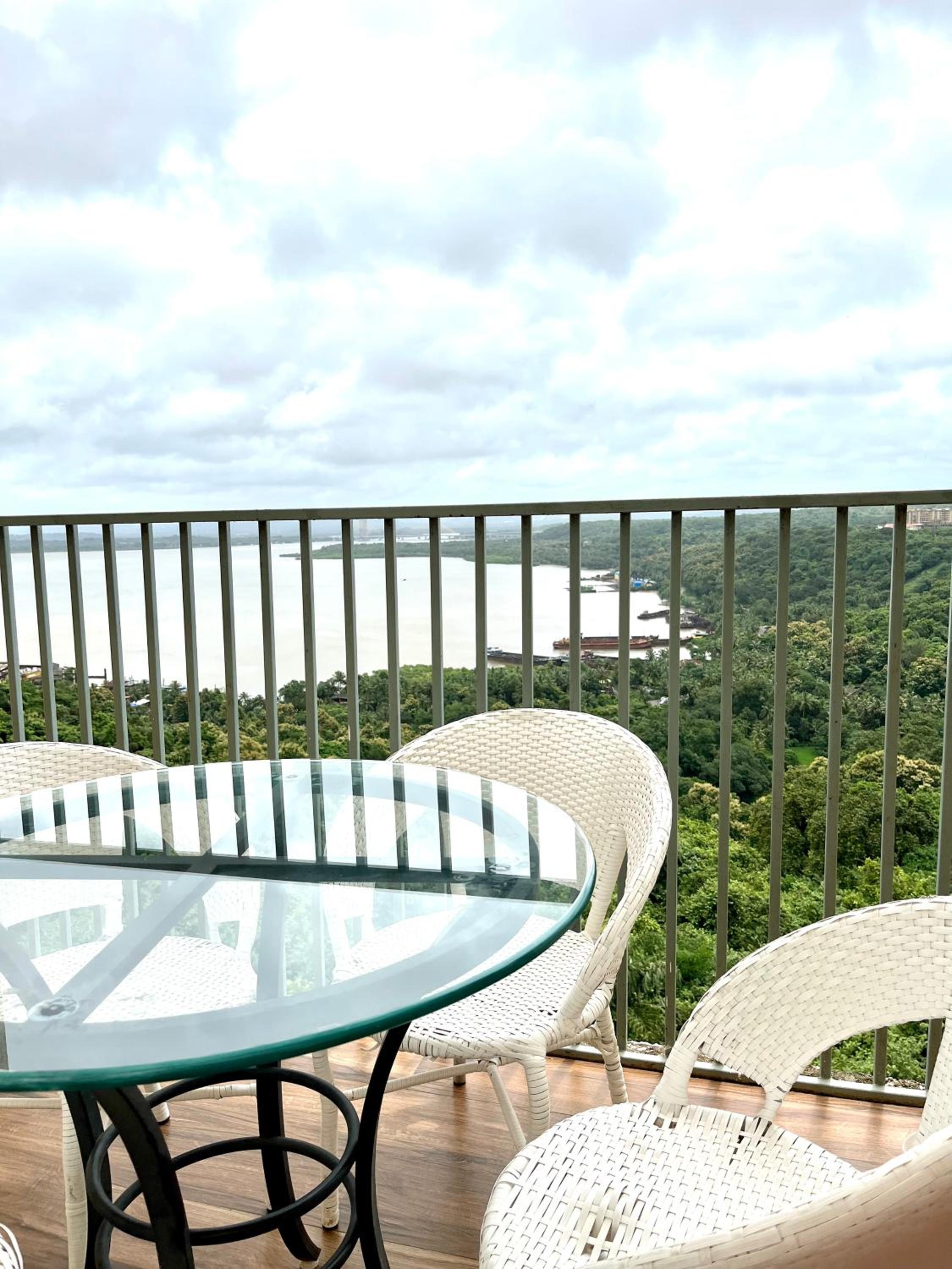 Apartment with Sea View - Photo 18