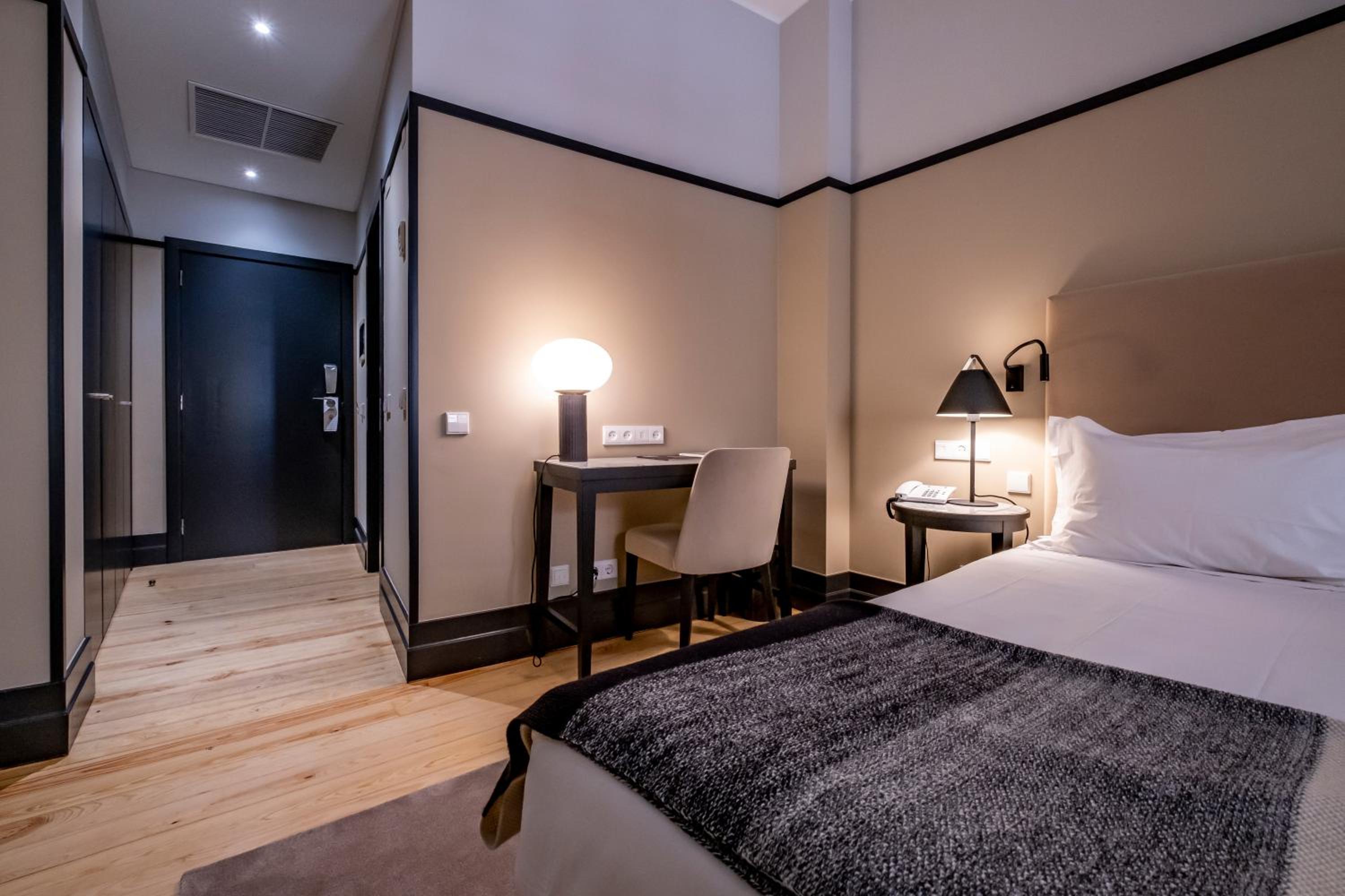 Superior Double or Twin Room - Photo 7