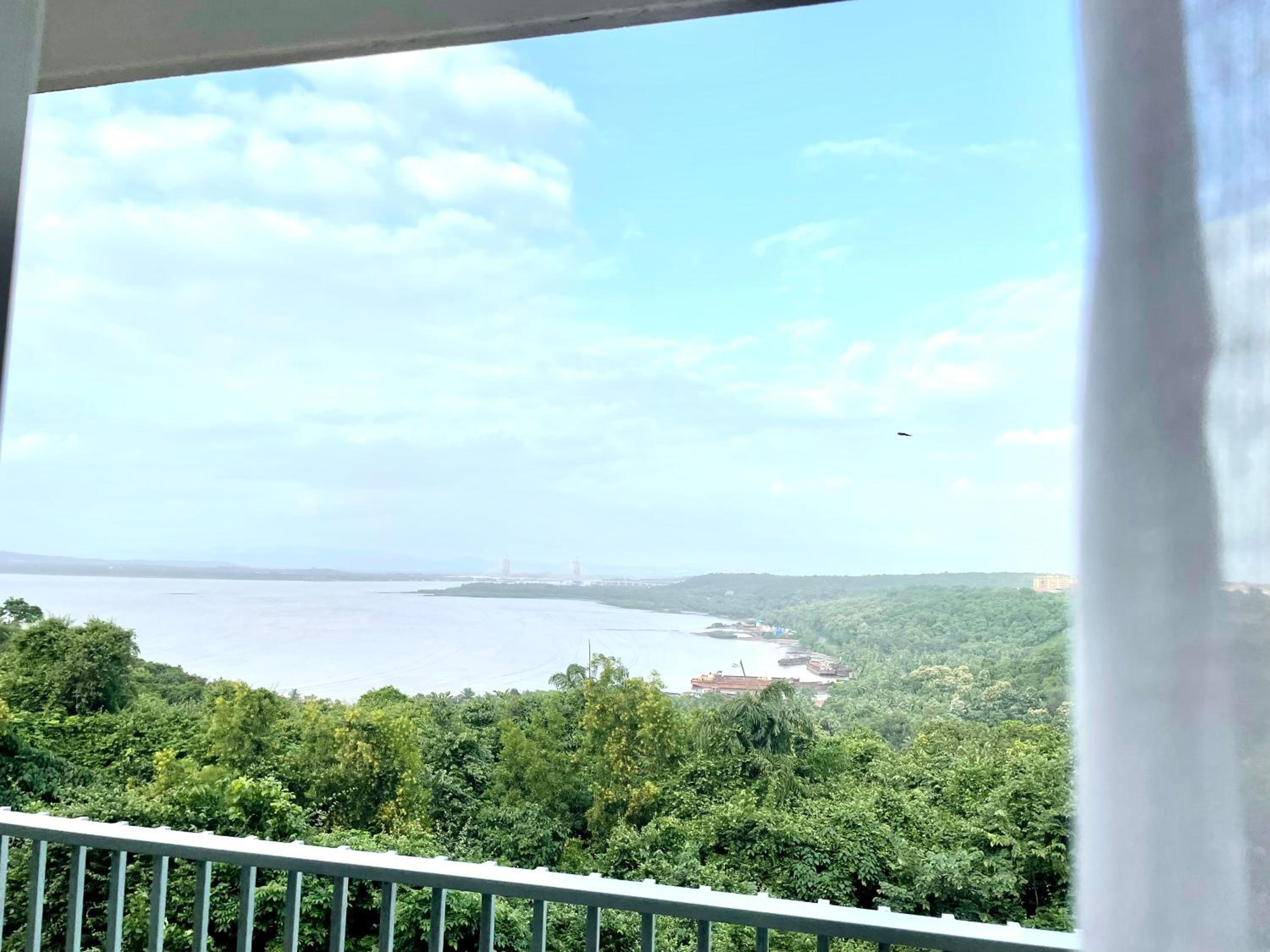 Apartment with Sea View - Photo 10