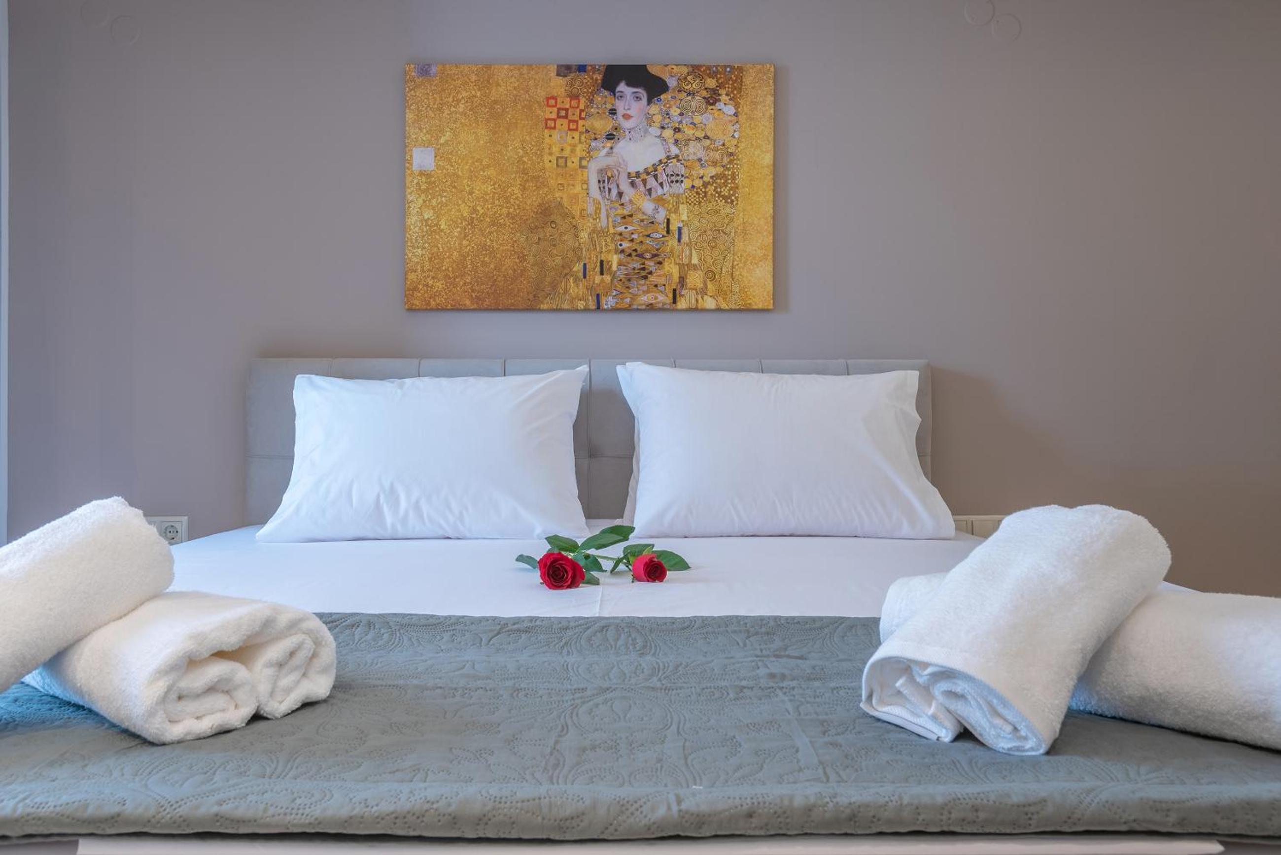 Large Double Room photo 1