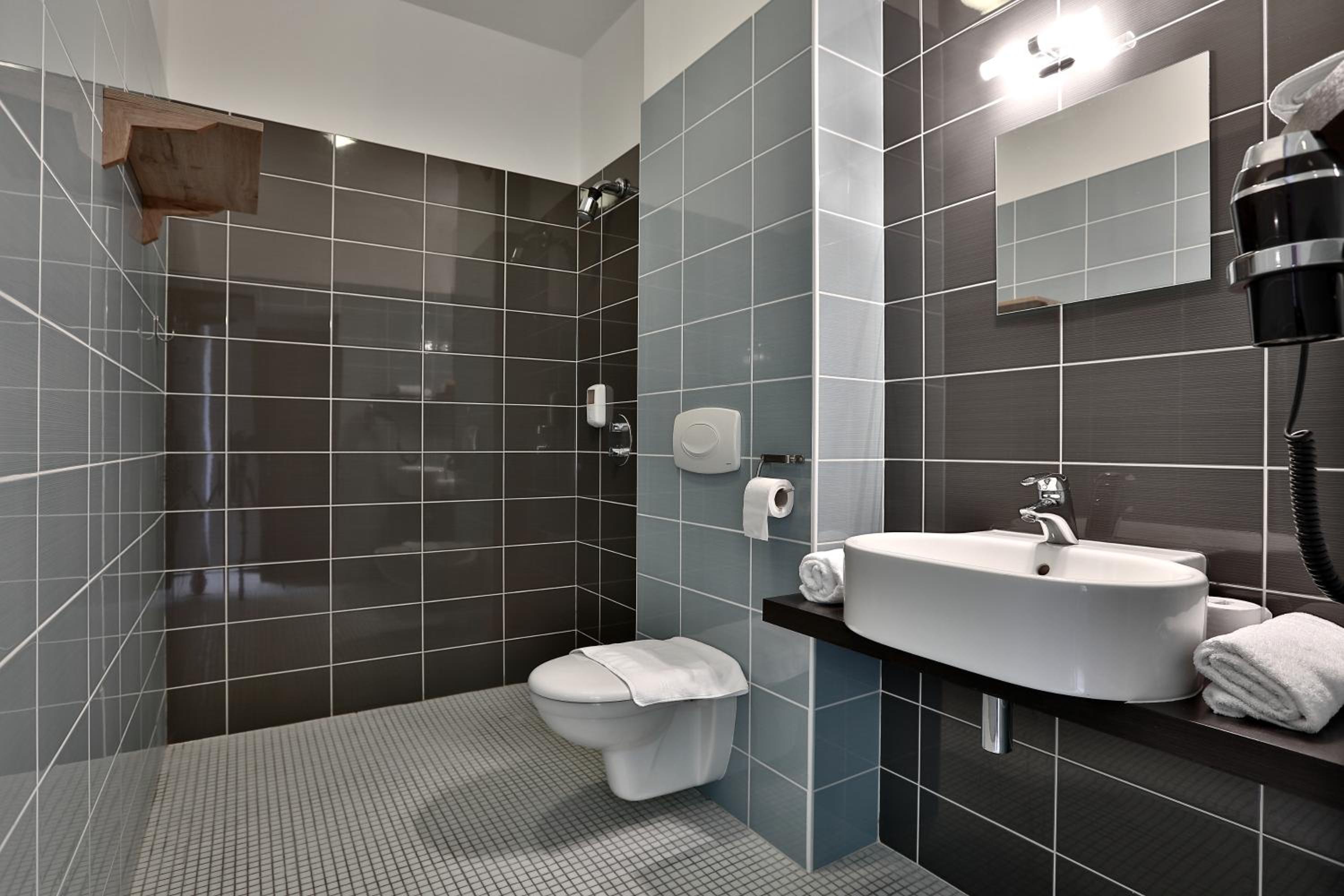 Double Room with Extra Bed - Photo 1