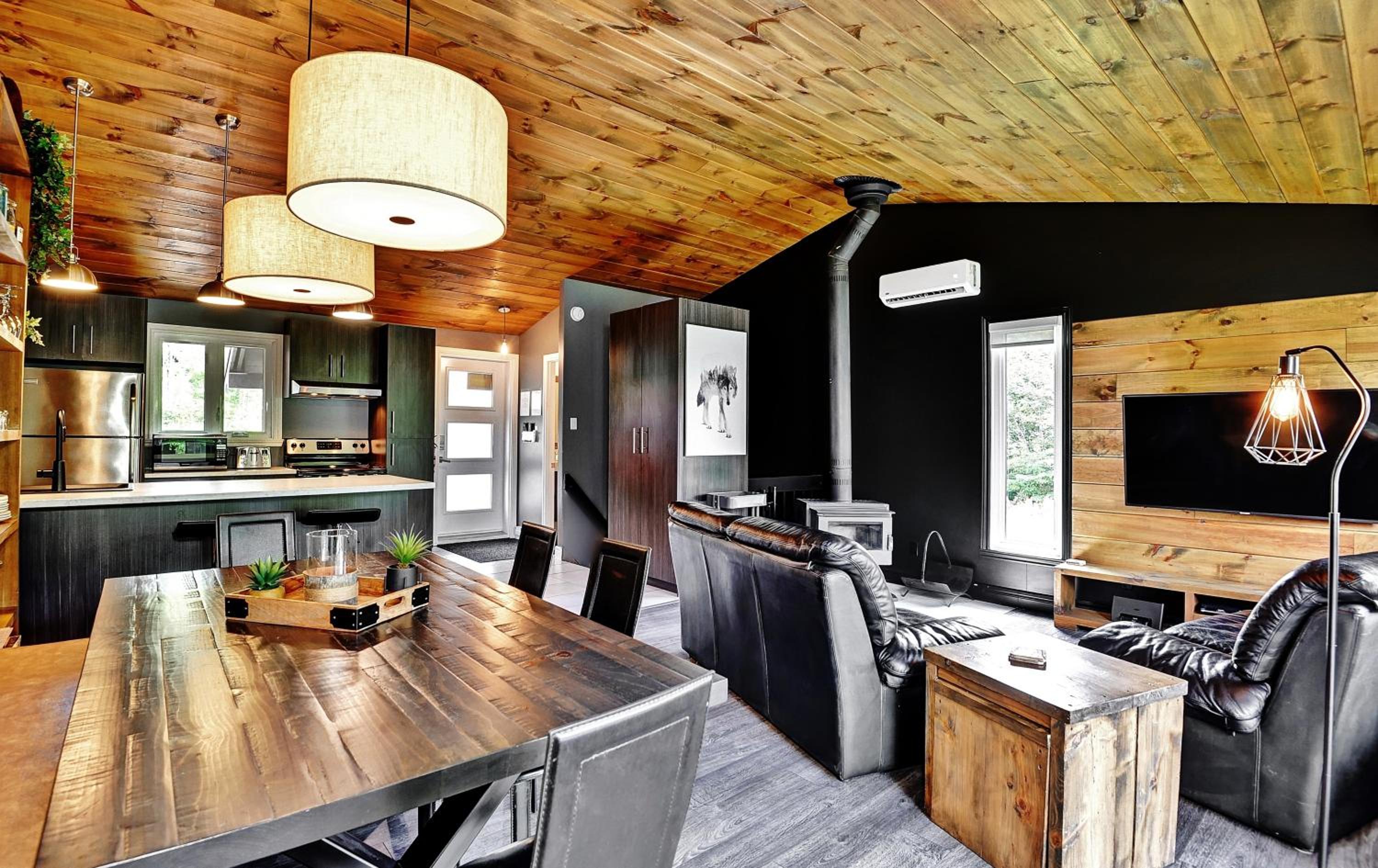 Three-Bedroom Chalet photo 1