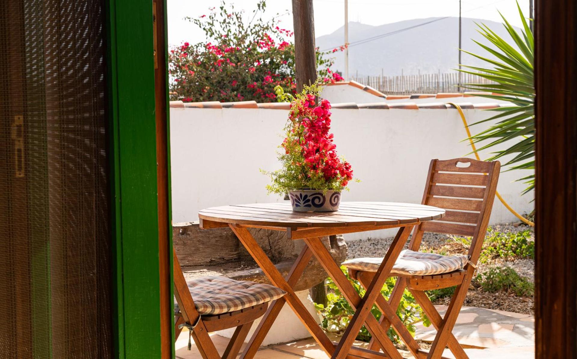 One-Bedroom Cottage with Mountain View photo 2