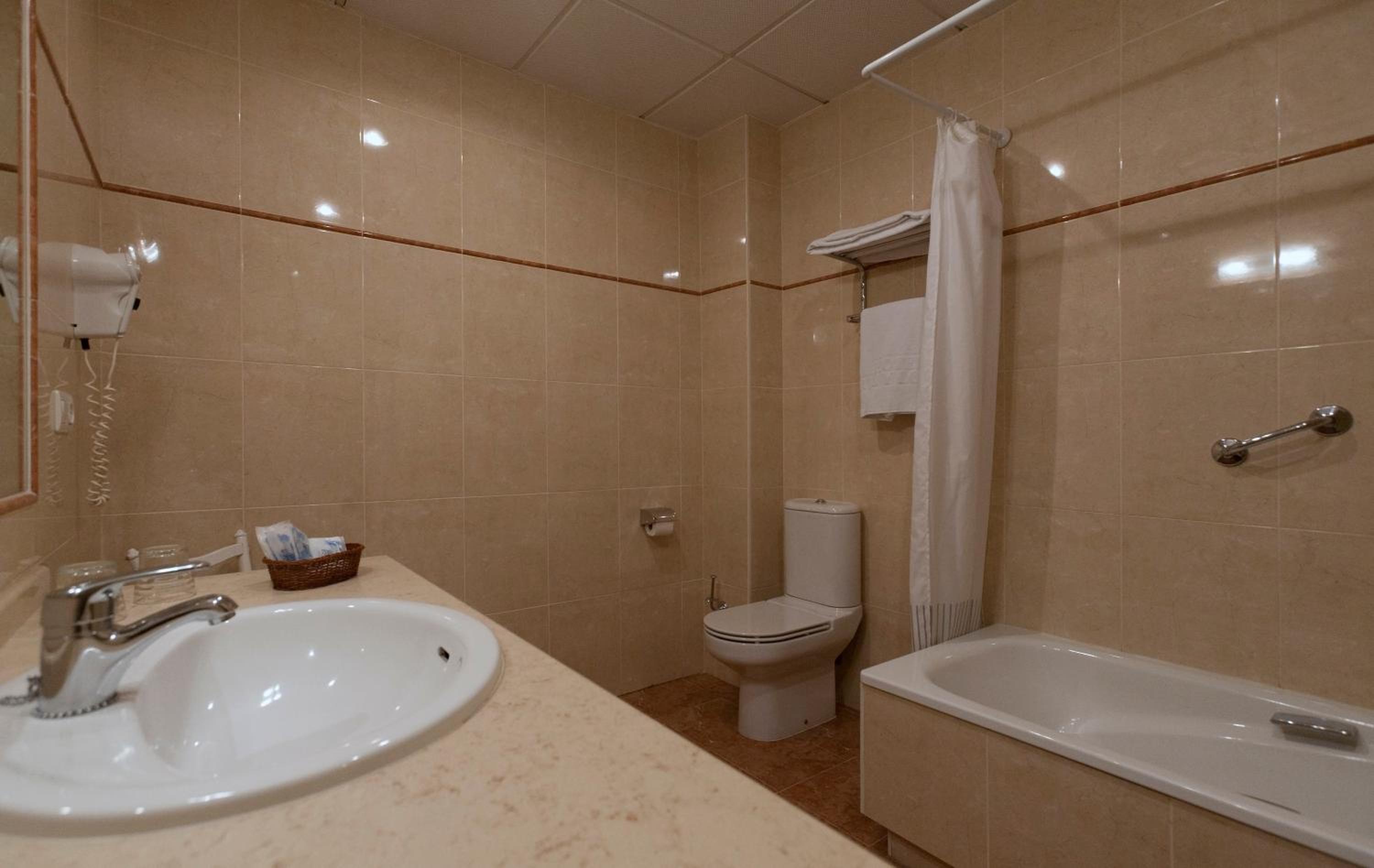 Double or Twin Room photo 2