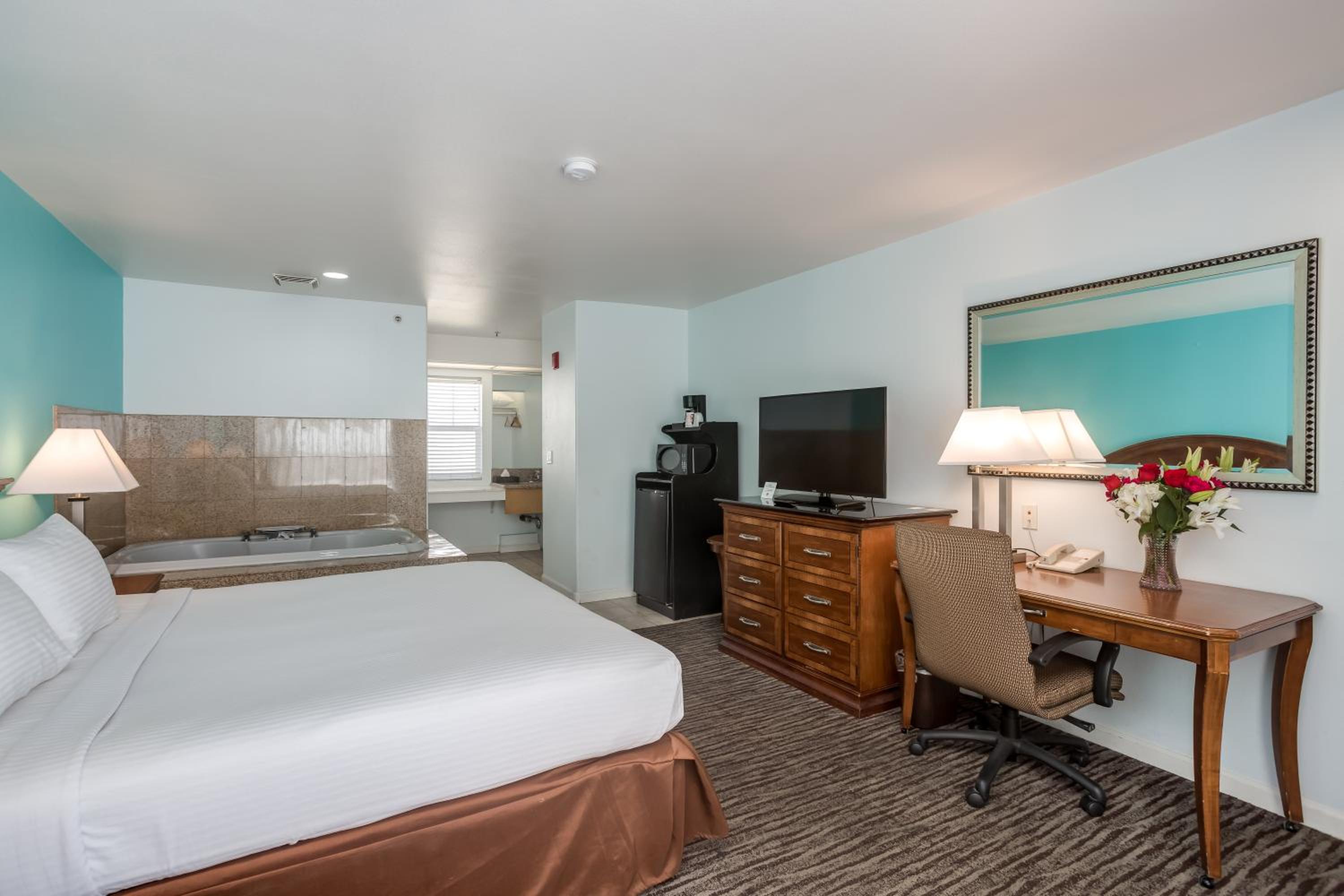 King Room with Partial View - Photo 3