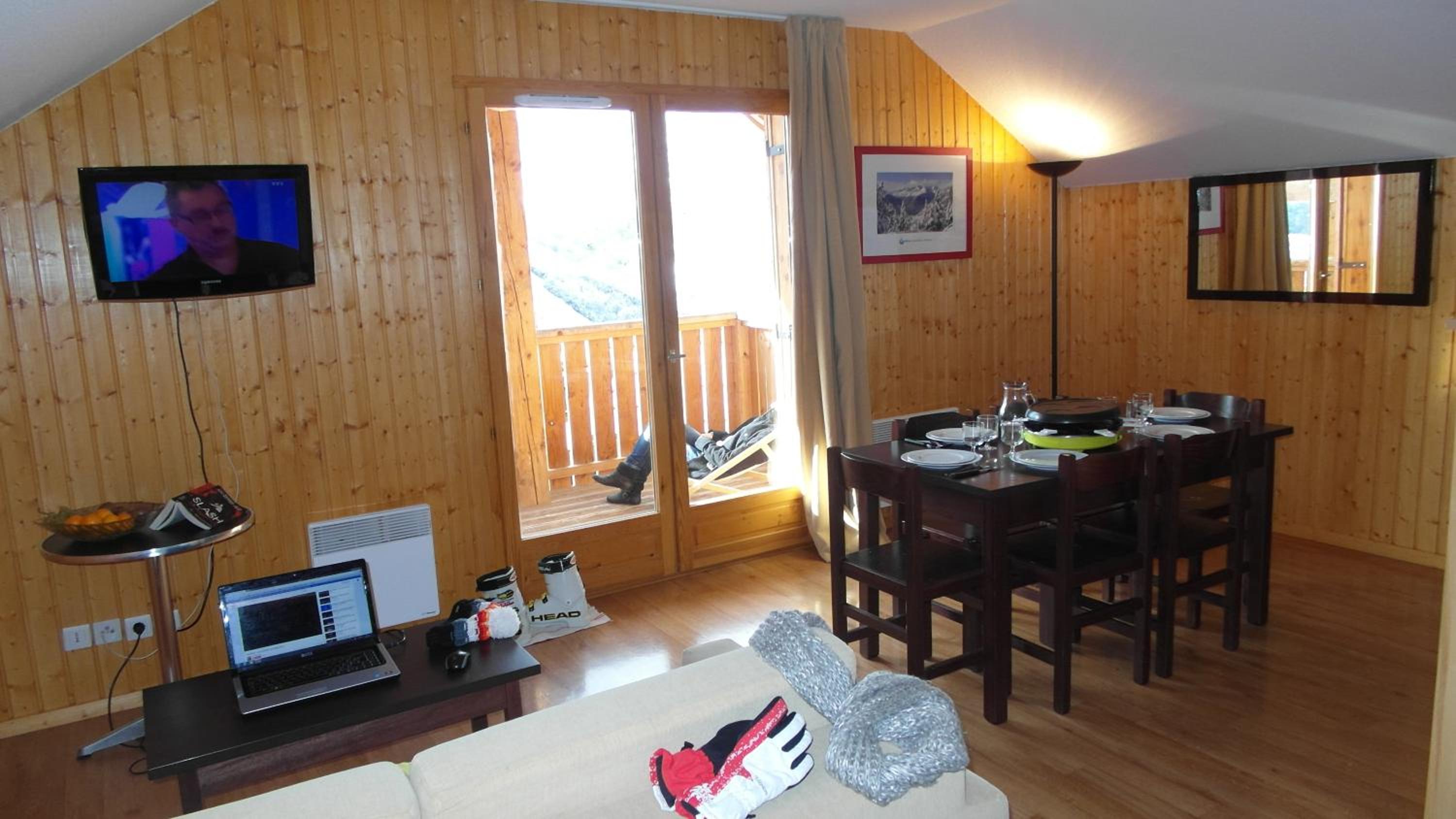 One-Bedroom Apartment (4 Adults) photo 3