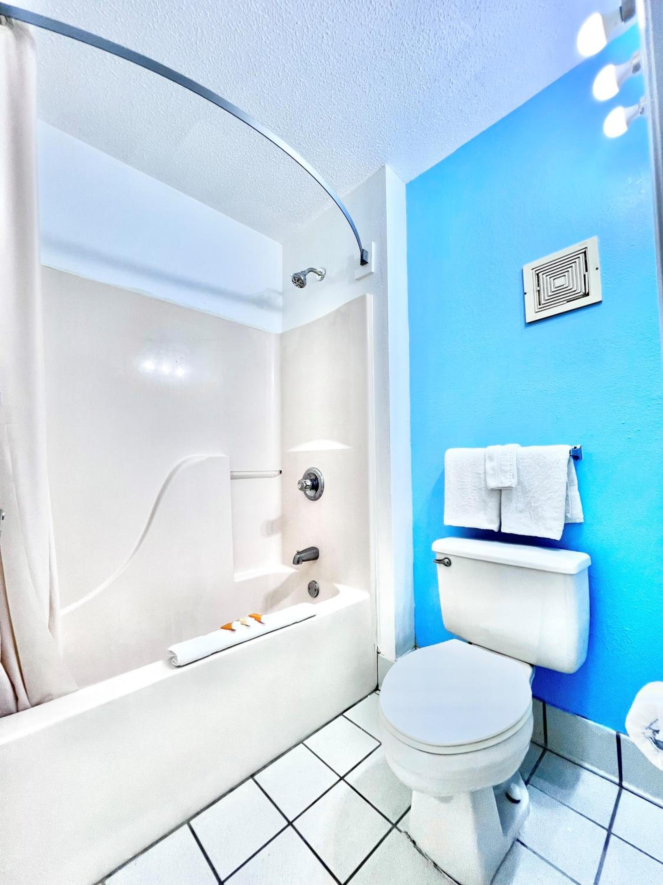 Double Room With Two Double Beds - Non-Smoking photo 2