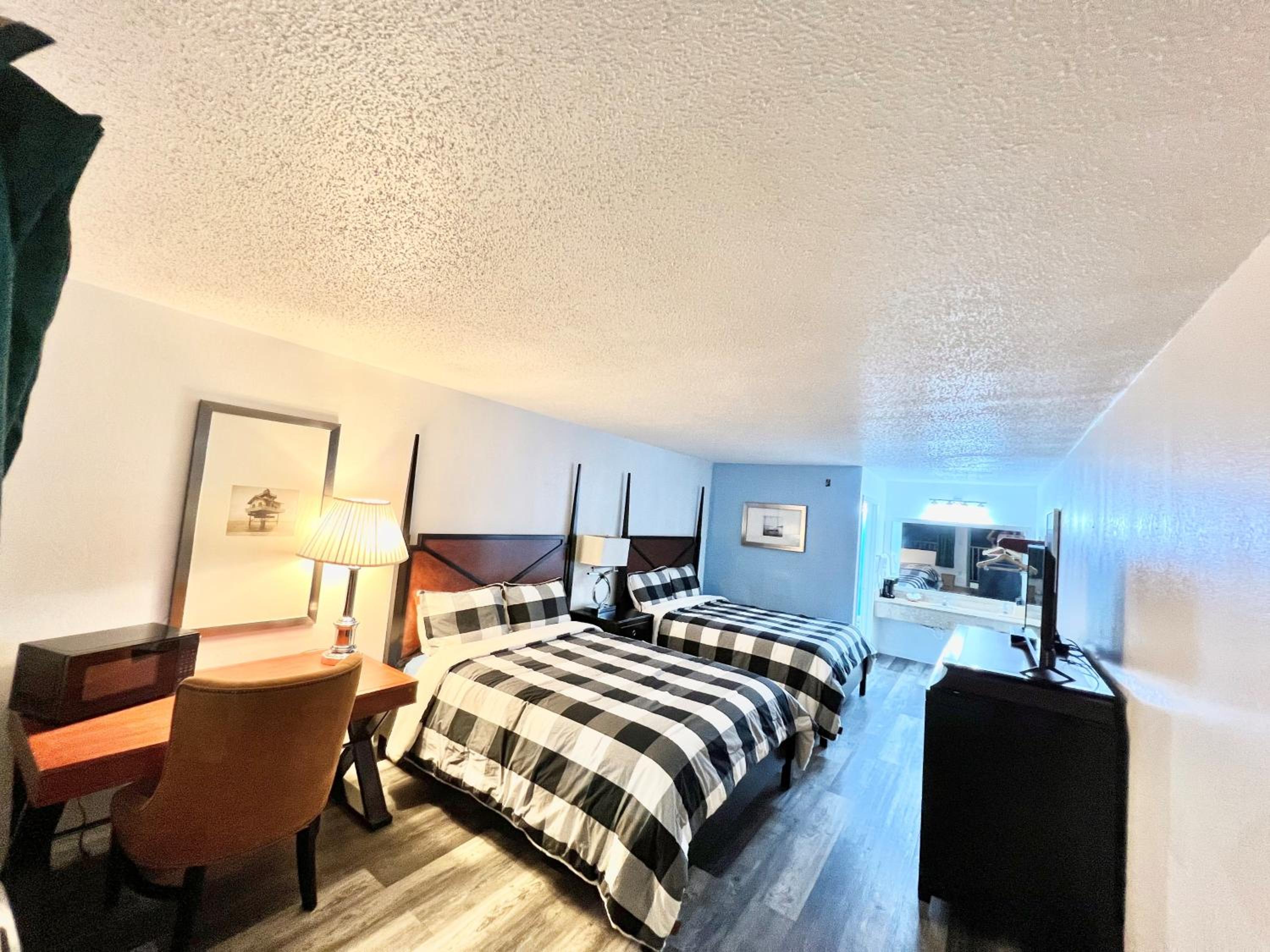 Double Room With Two Double Beds - Non-Smoking photo 3