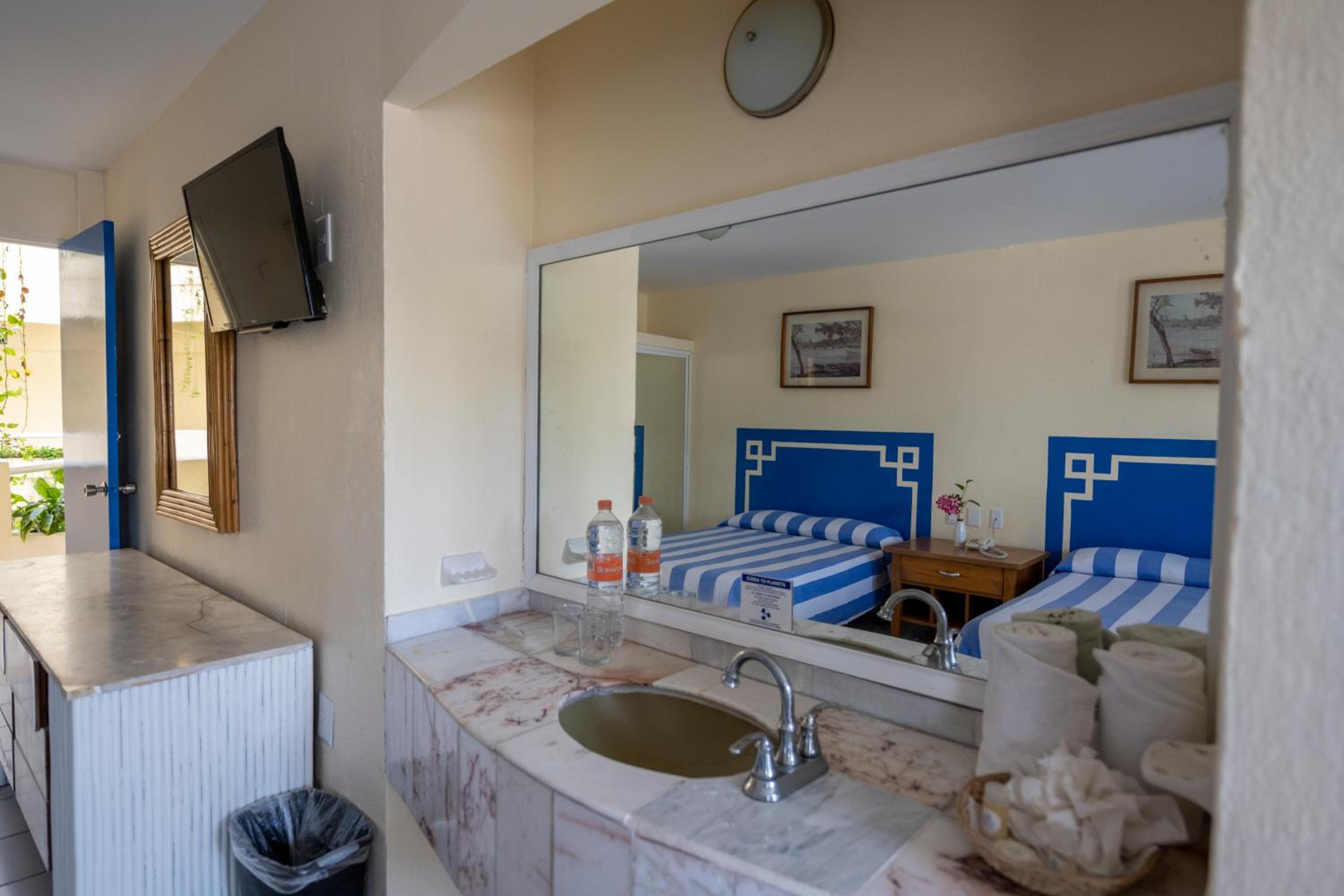 Superior Twin Room - Photo 3